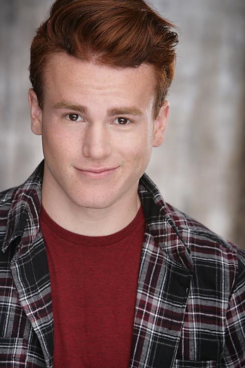 actor Justin Tinucci large photo