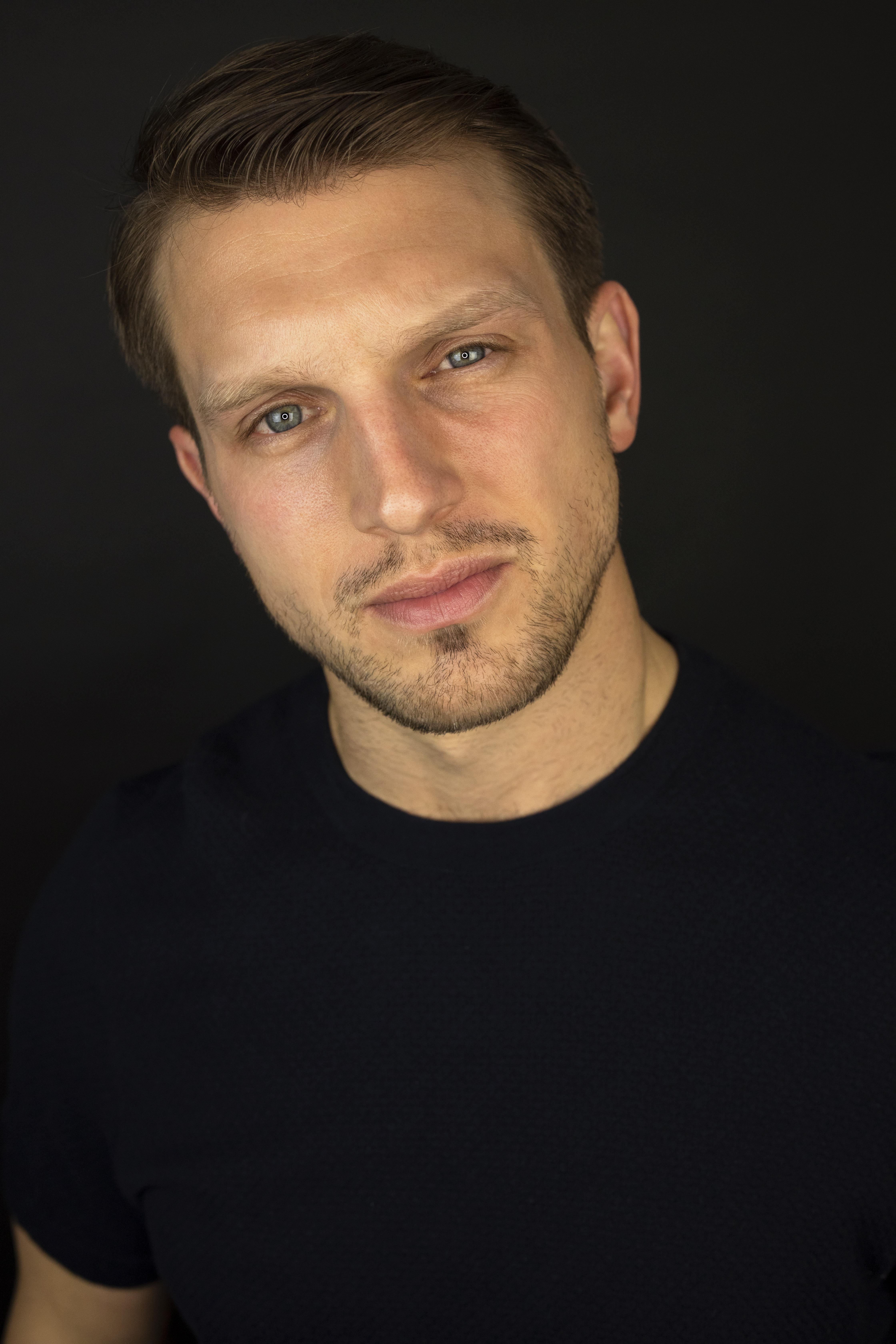 actor Alex Morsanutto large photo