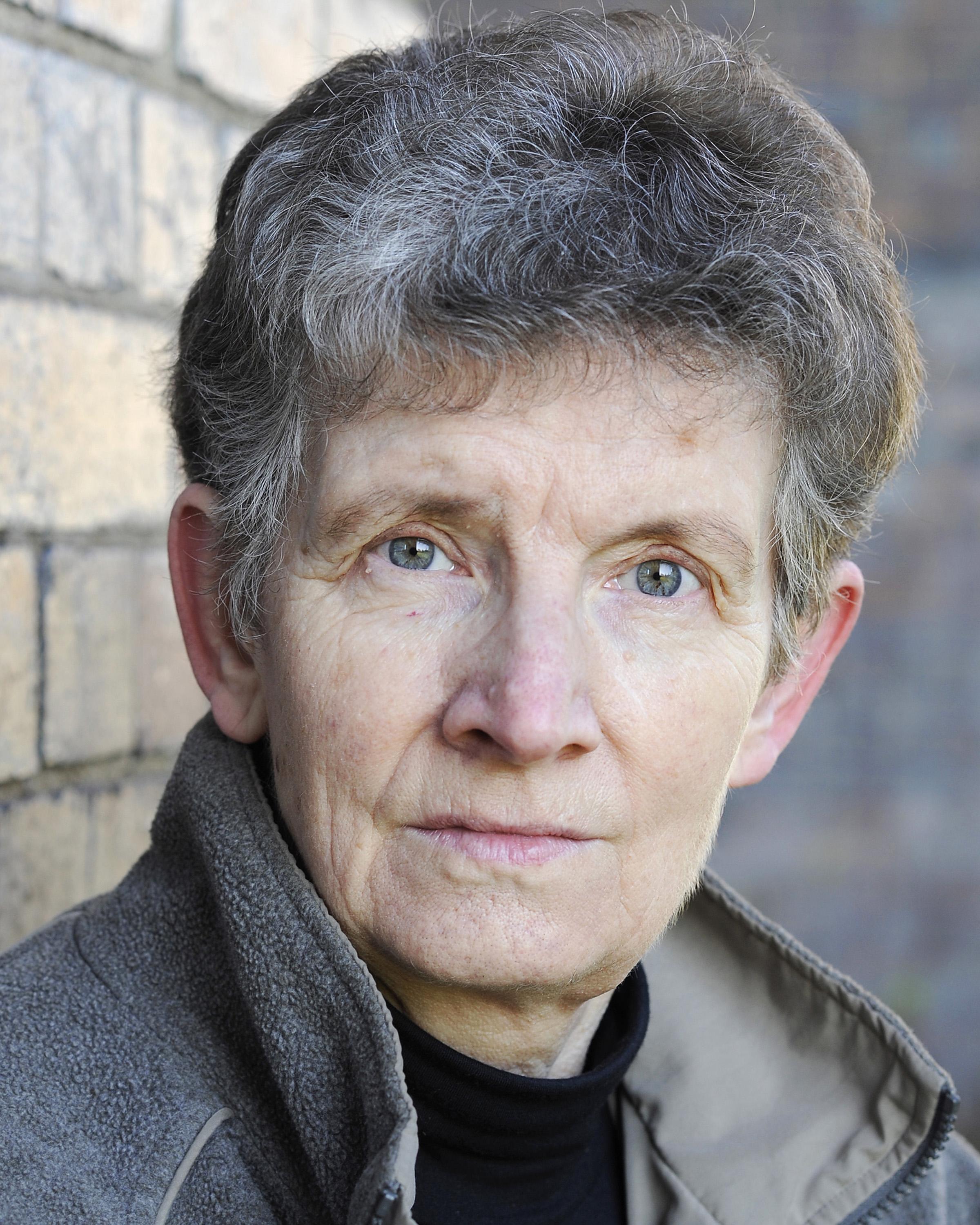 actor Libby Wattis large photo