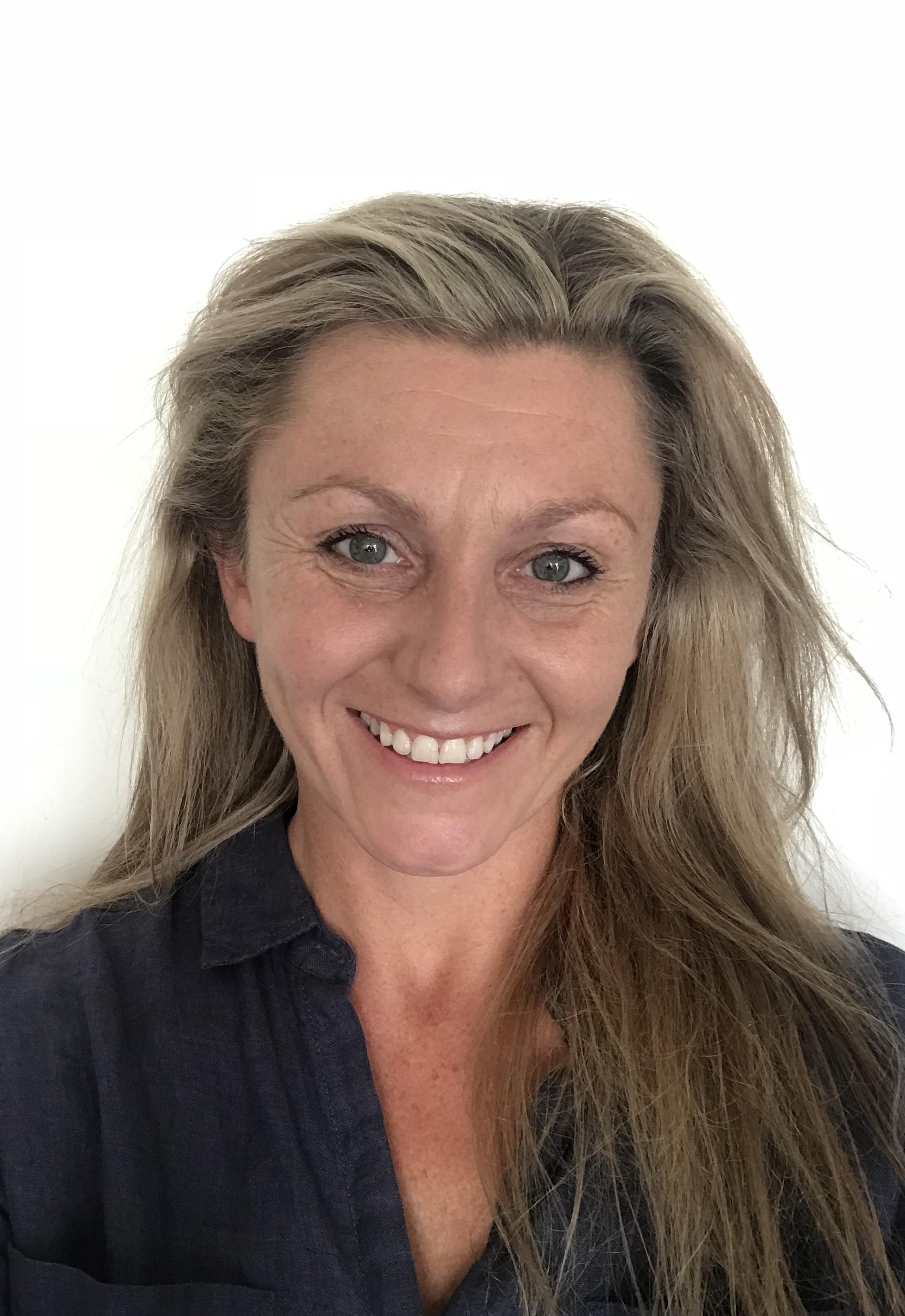 actor Martha Lott large photo