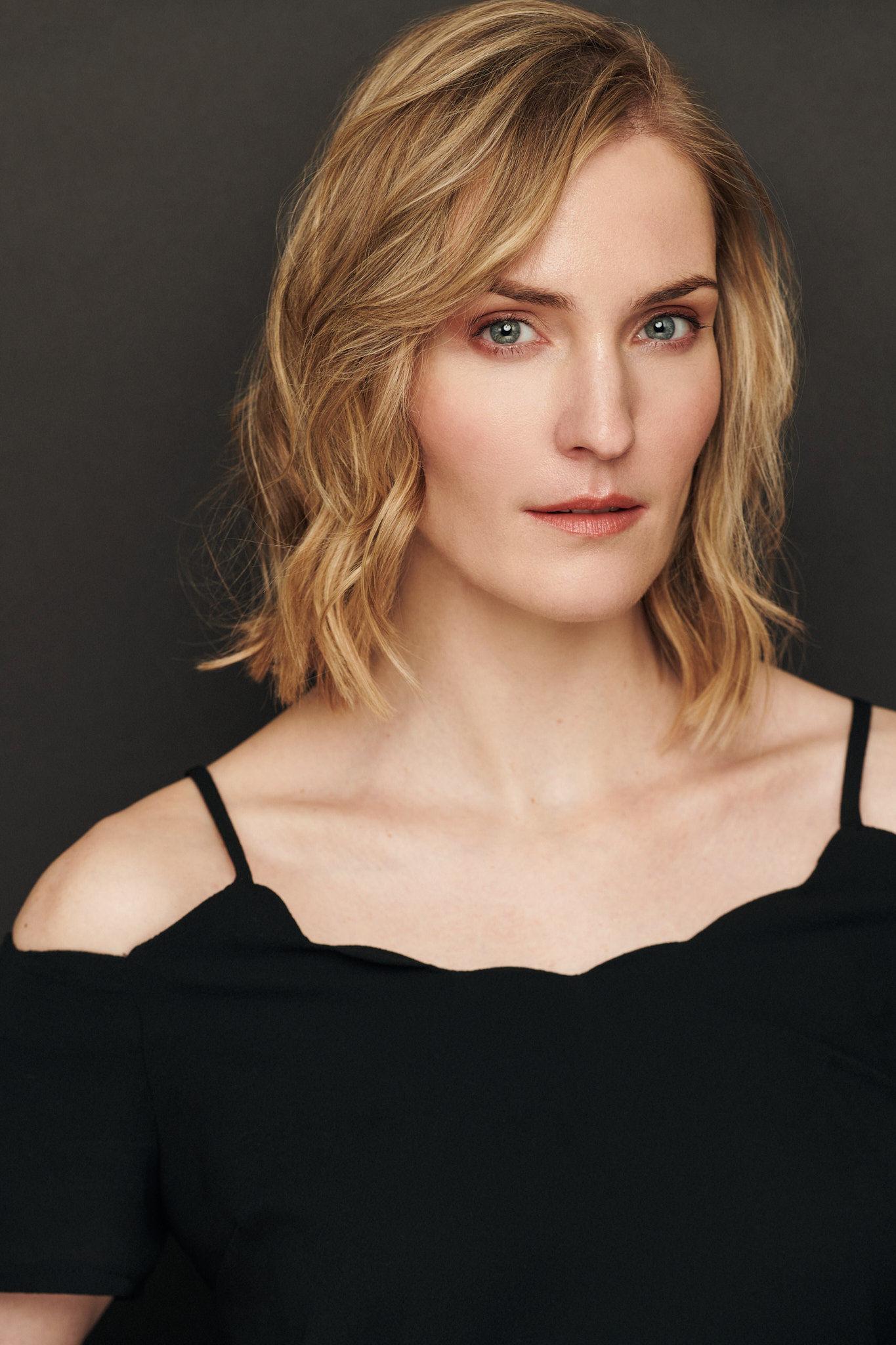 actor Meghan Perry large photo