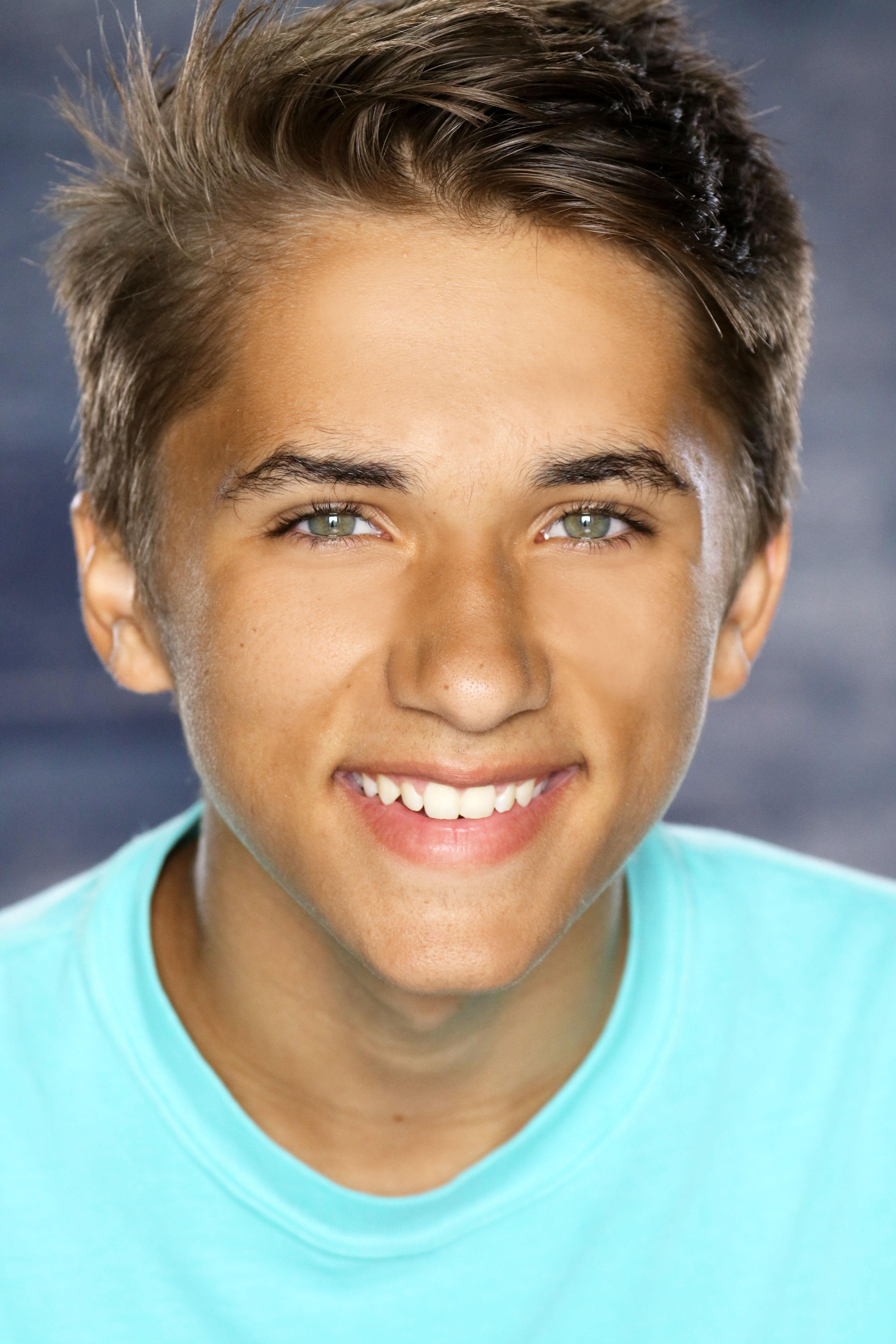 actor Ethan Boling large photo