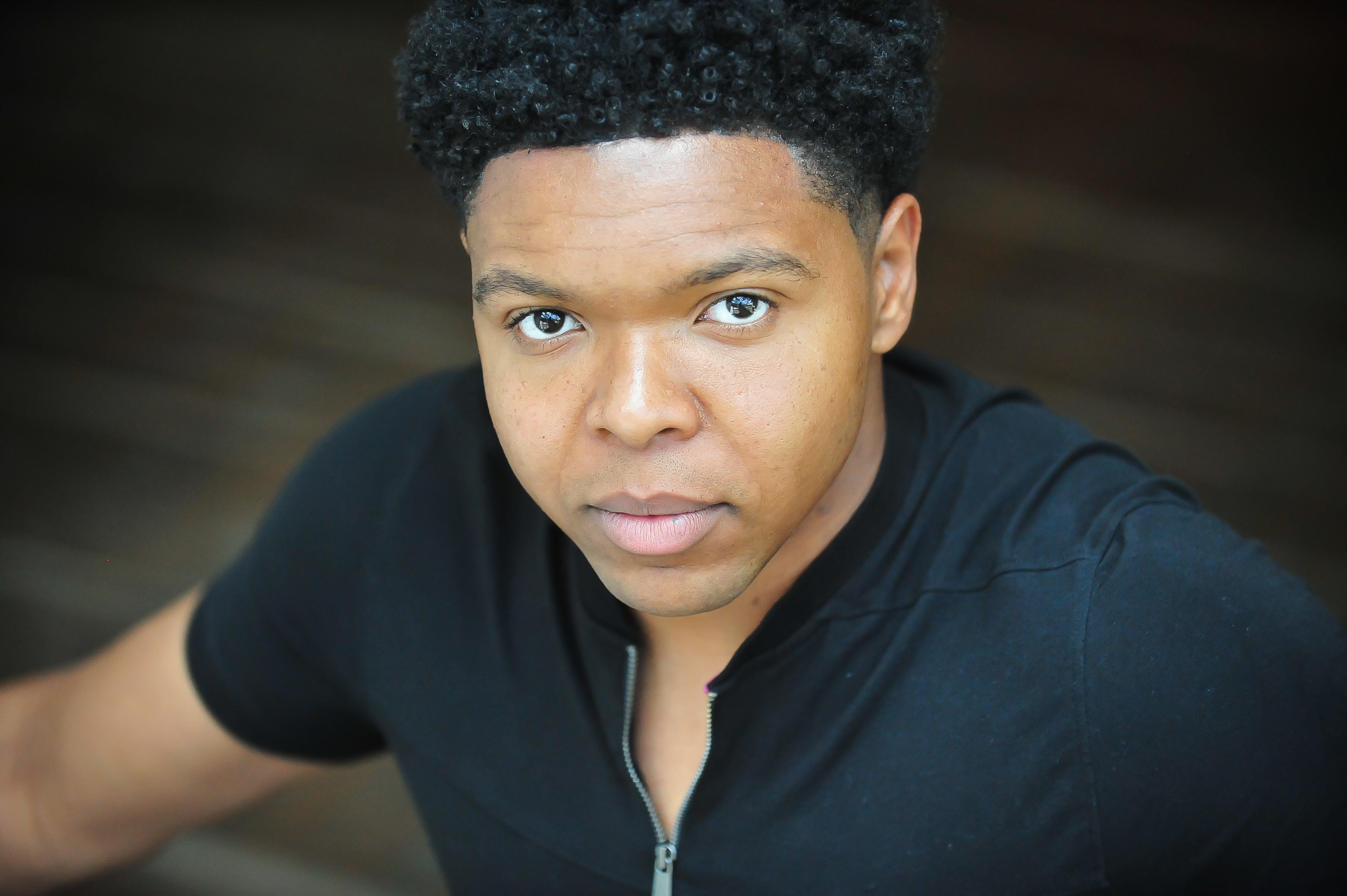 actor DeAngelo Davis large photo