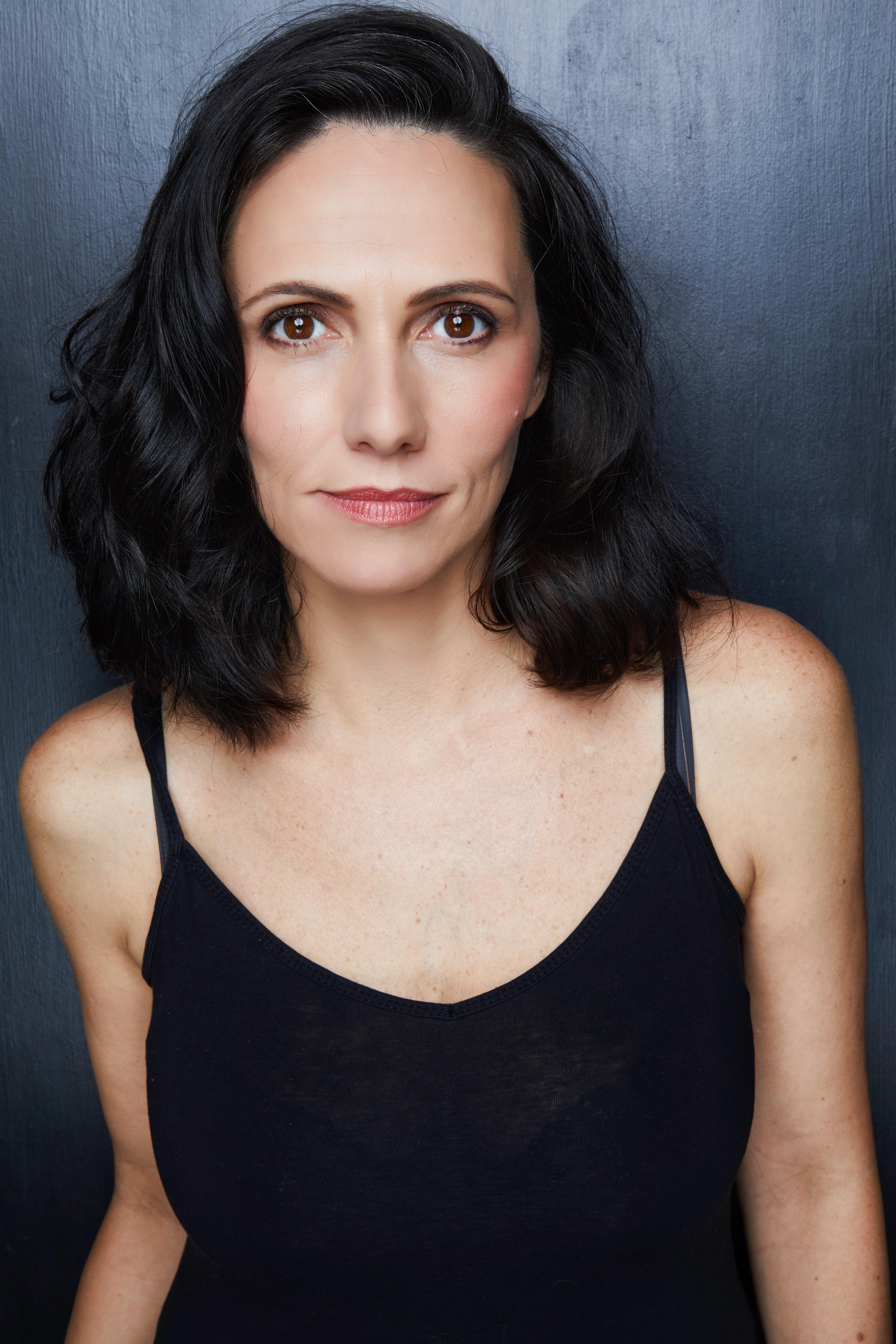 actor Azize Erim large photo