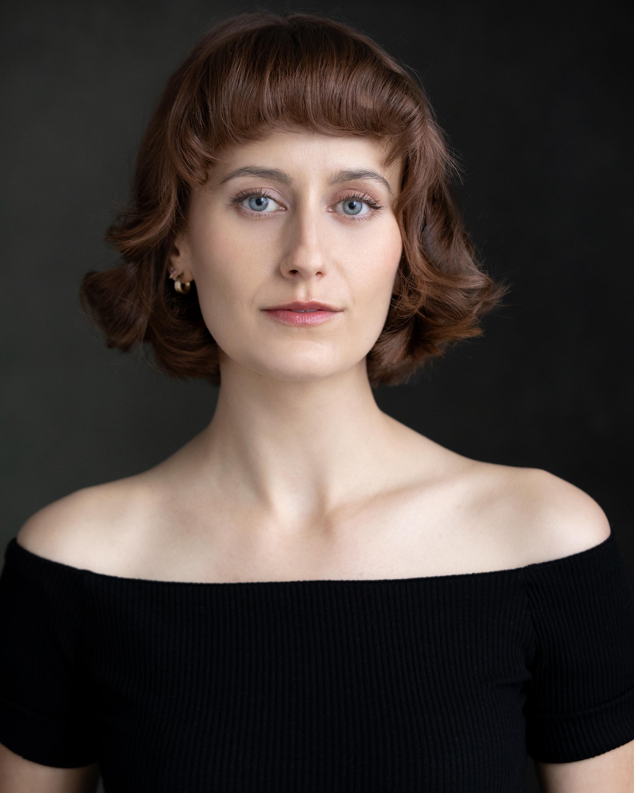 actor Erin Mick large photo