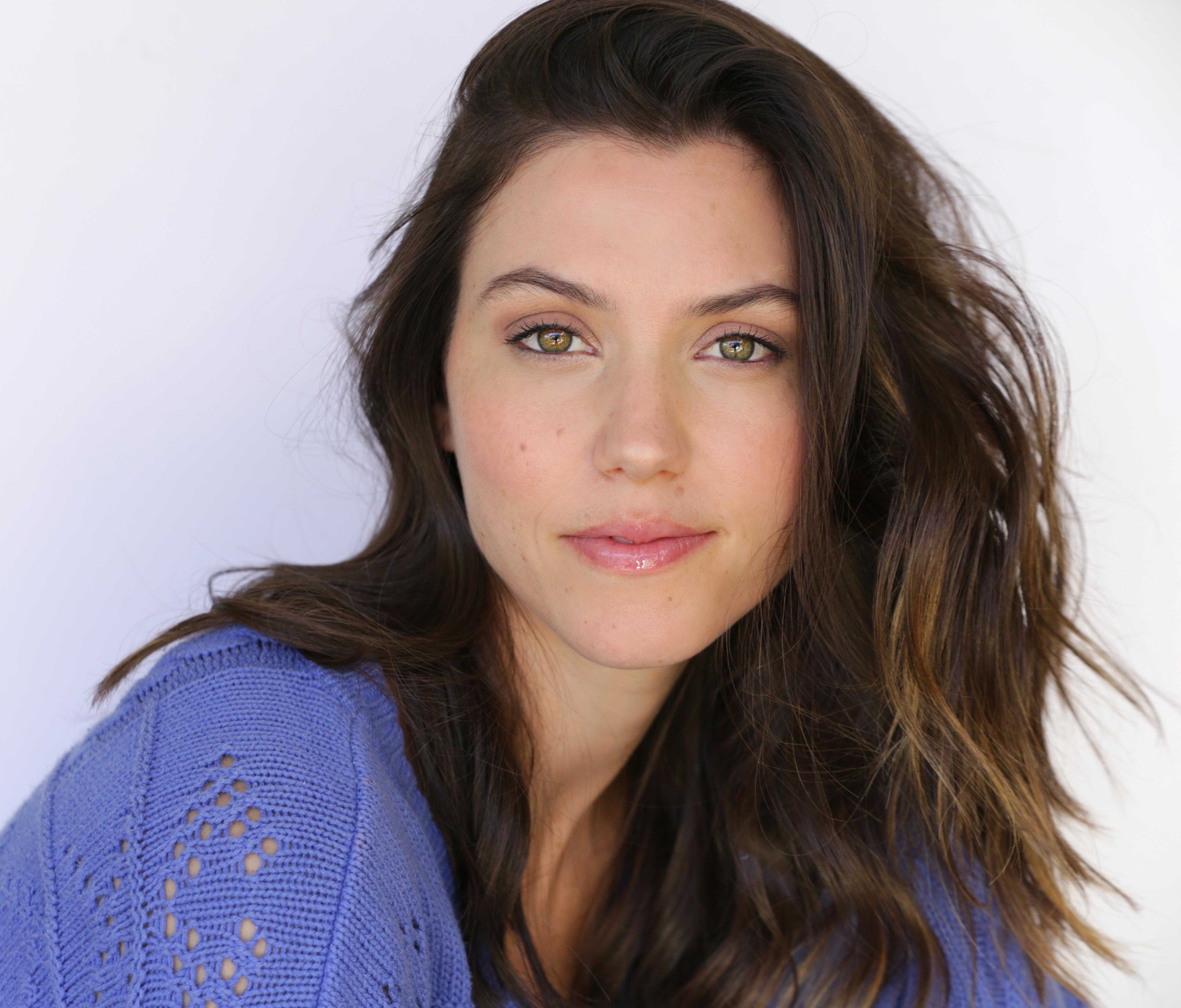 actor Talia Tabin large photo