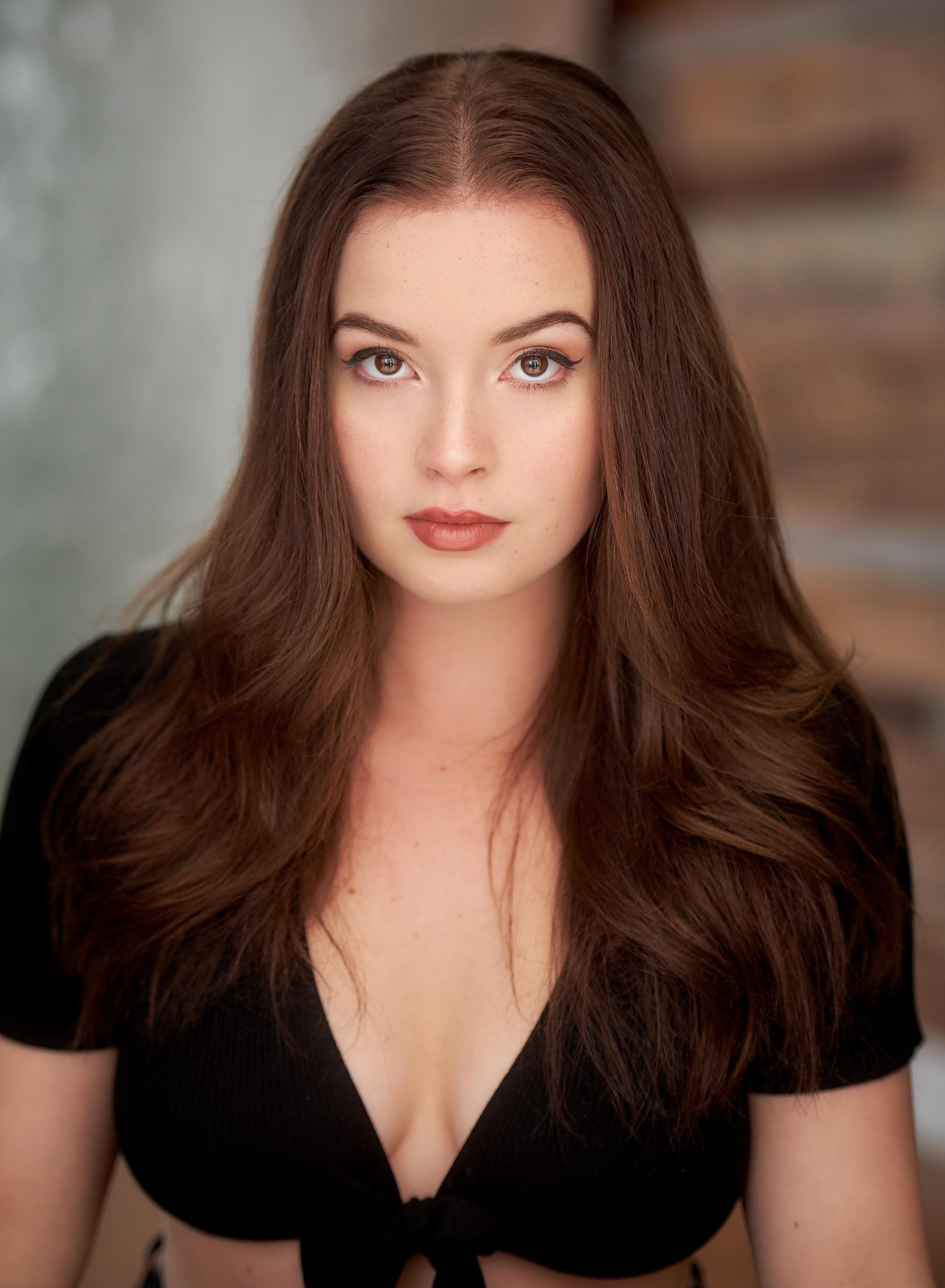 actor Jamie Bloch large photo