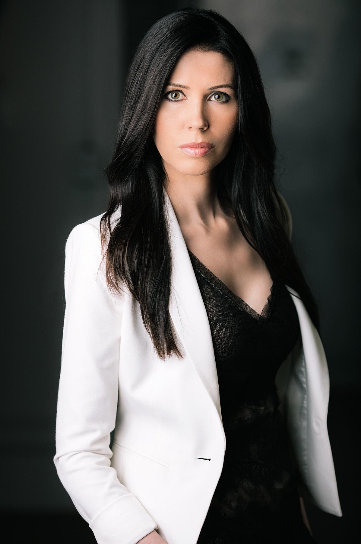 actor Amanda May large photo