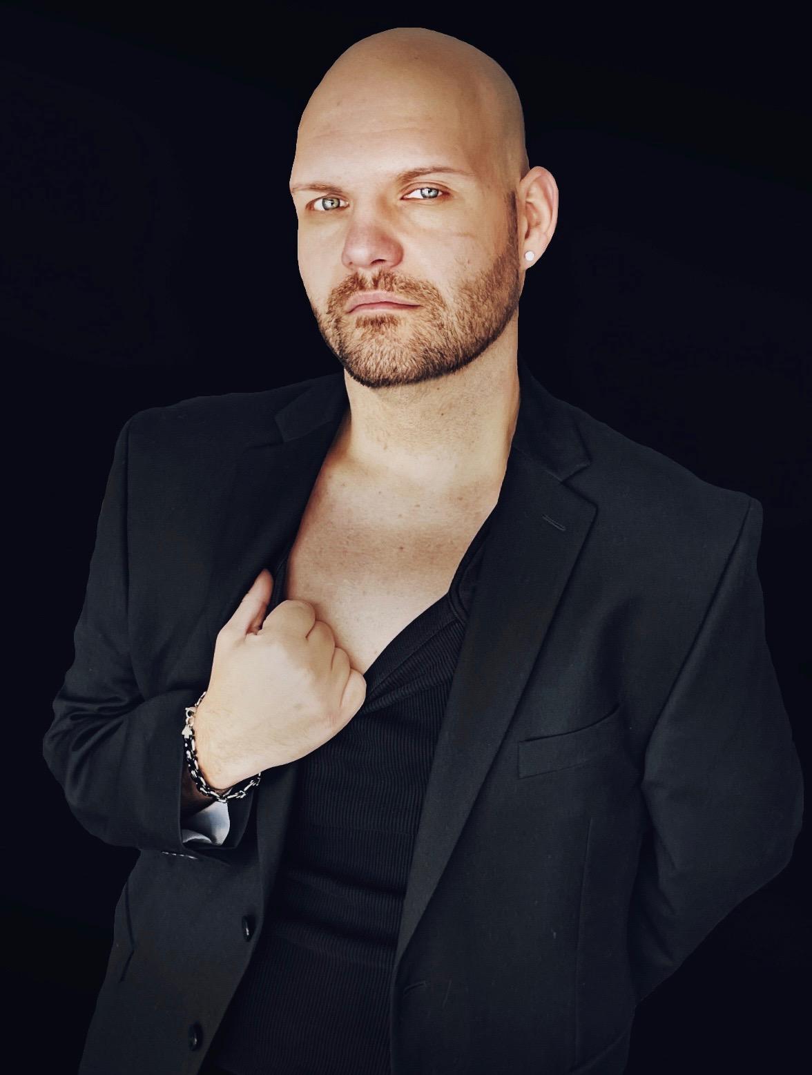 actor Jared Kuzich large photo