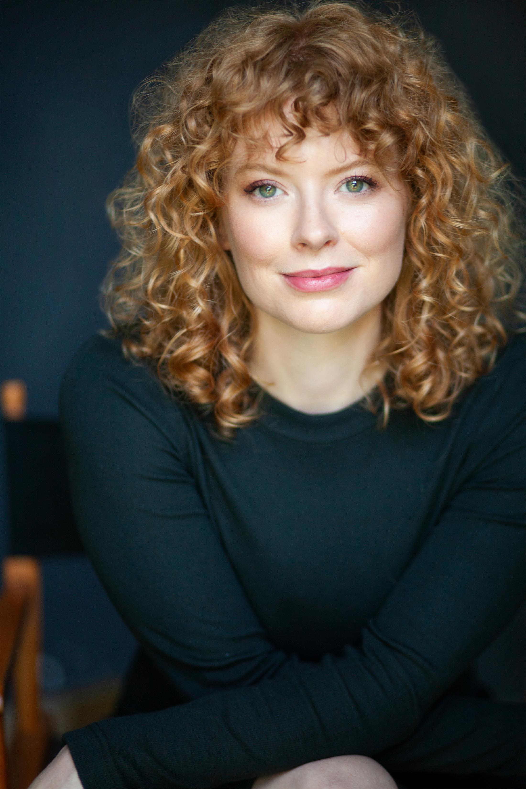 actor Paula Burrows large photo