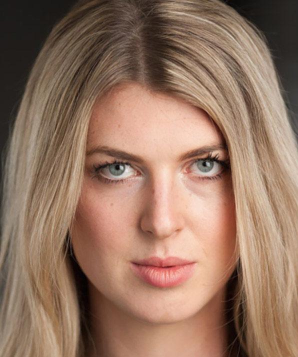 actor Hannah Pederson large photo