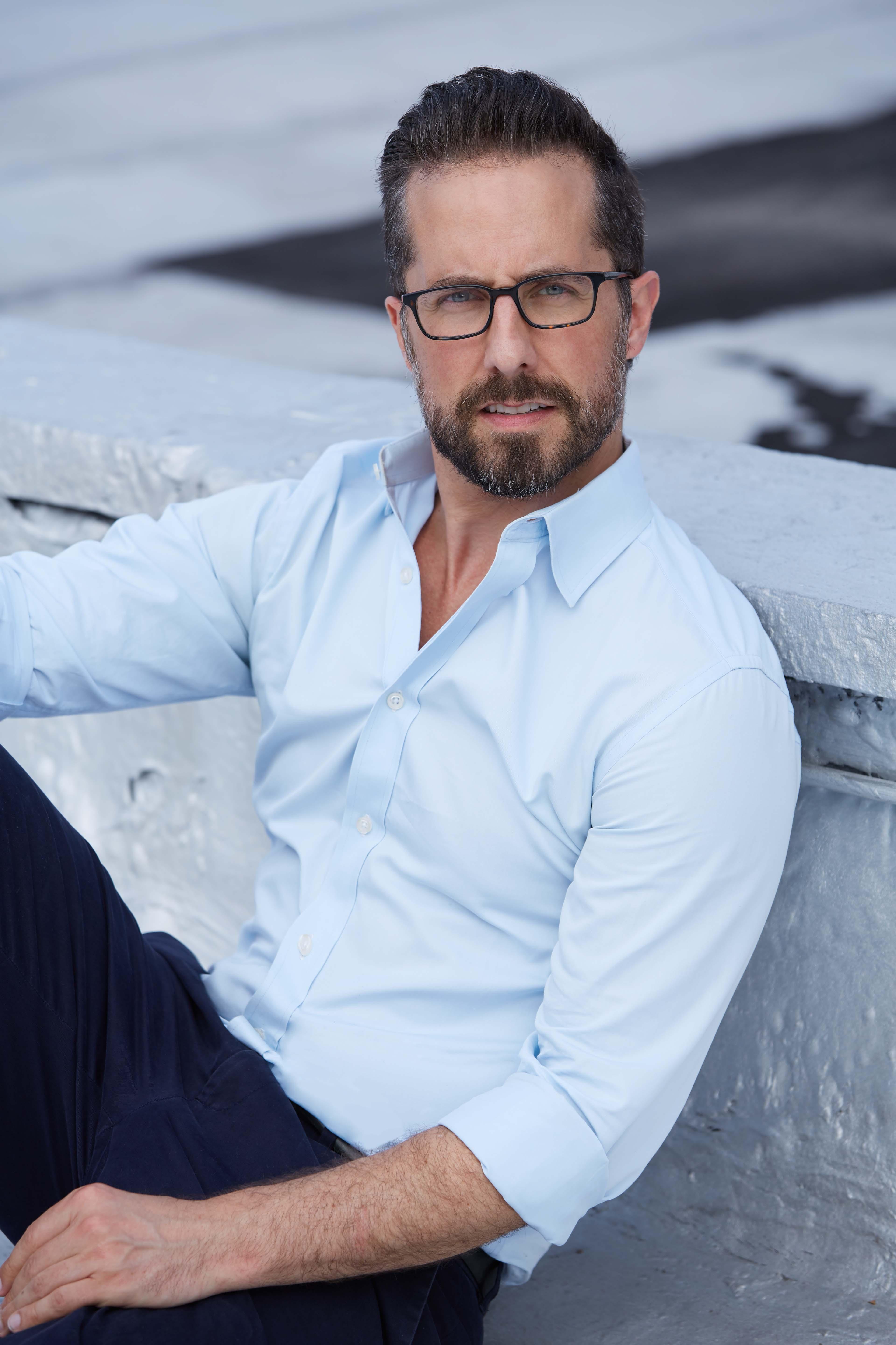 actor Jonathan Sale large photo