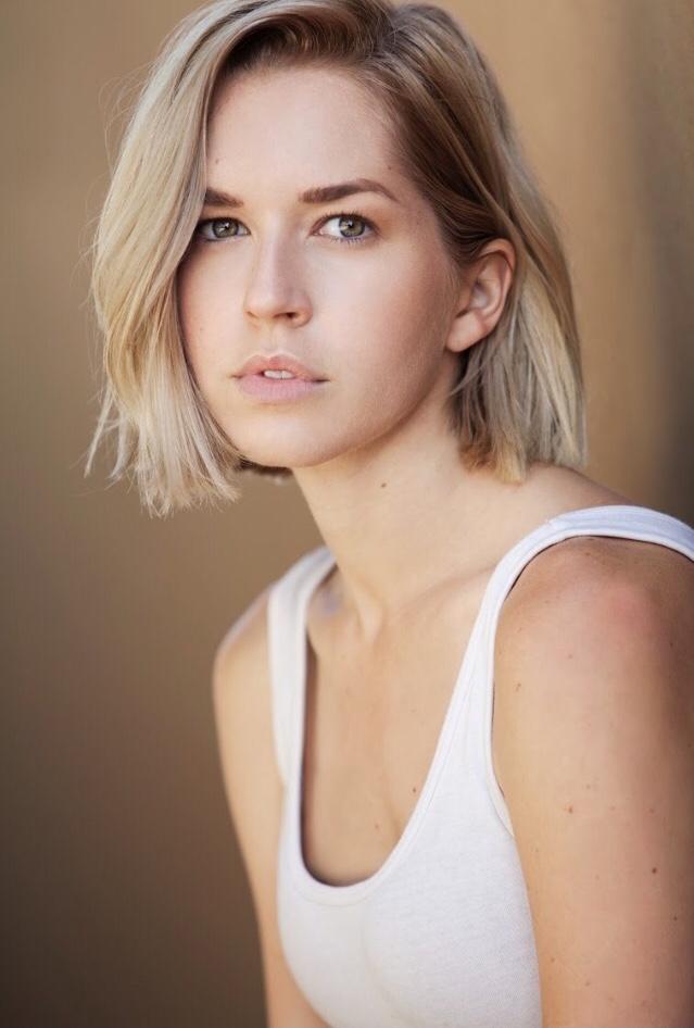 actor Emily Killian large photo