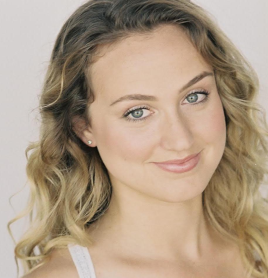 actor Emily Hanley large photo