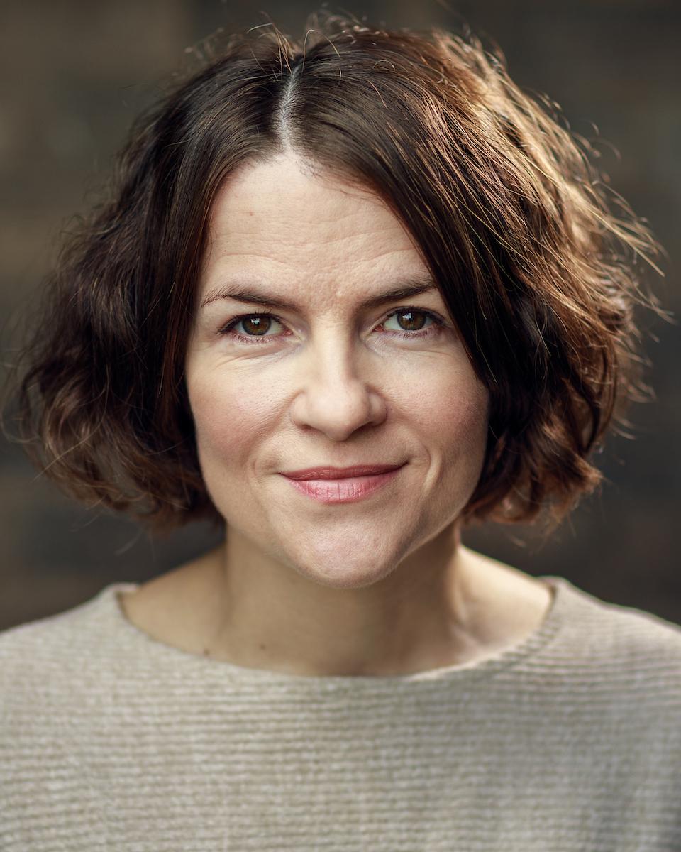 actor Anna Wilson-Hall large photo