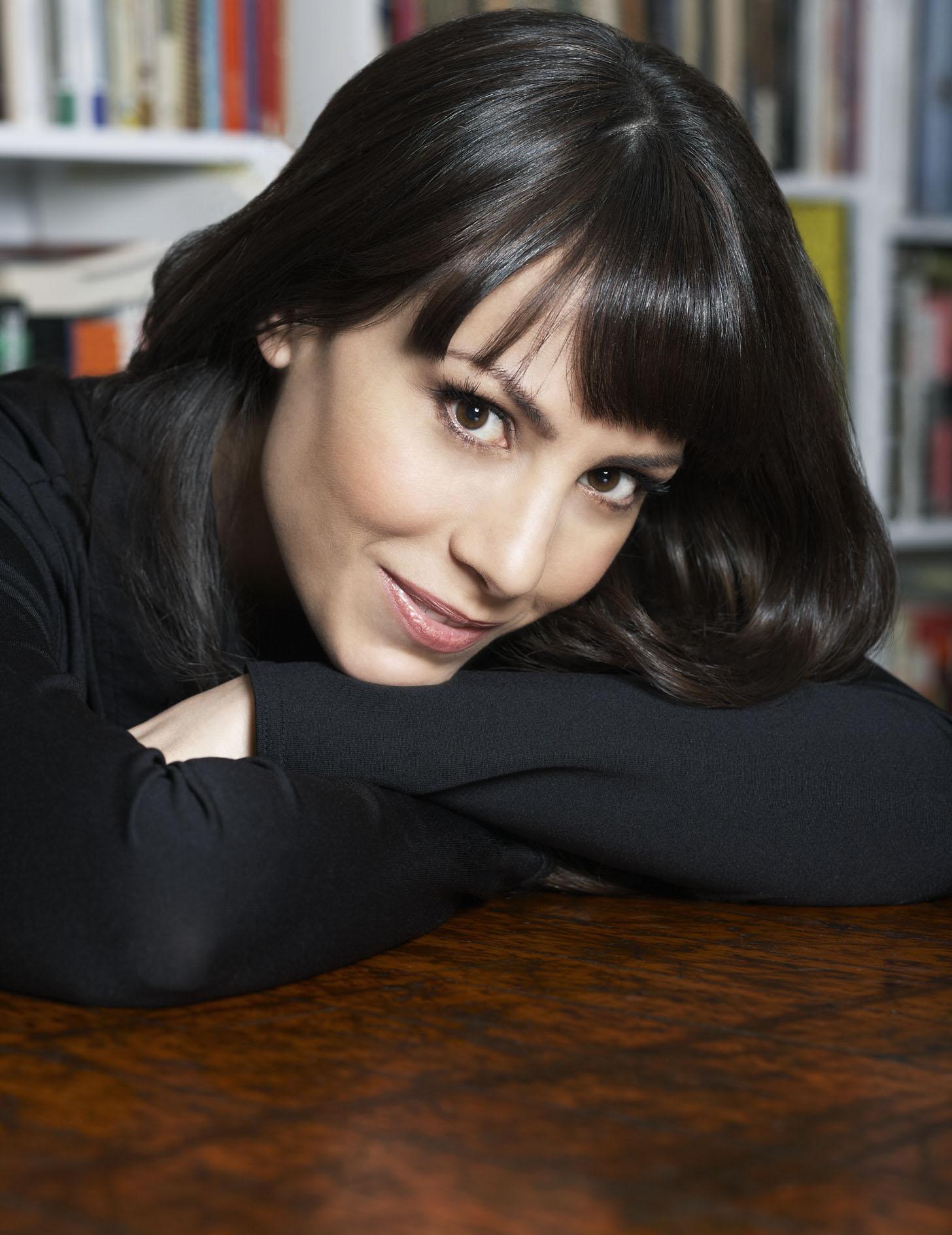 actor Paula Rivera large photo