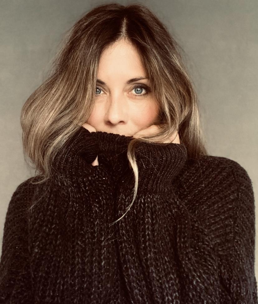 actor Lindsey Hufnagel large photo