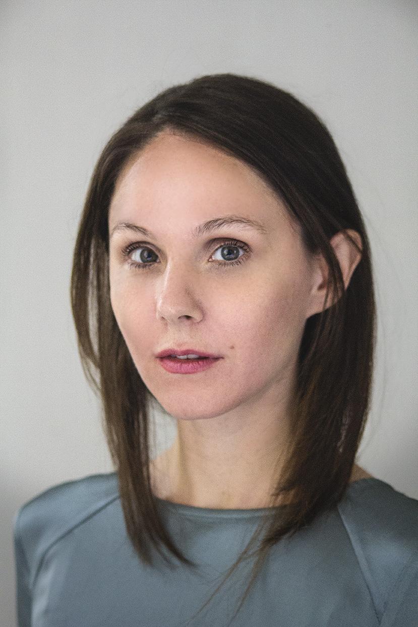 actor Eilis Cahill large photo