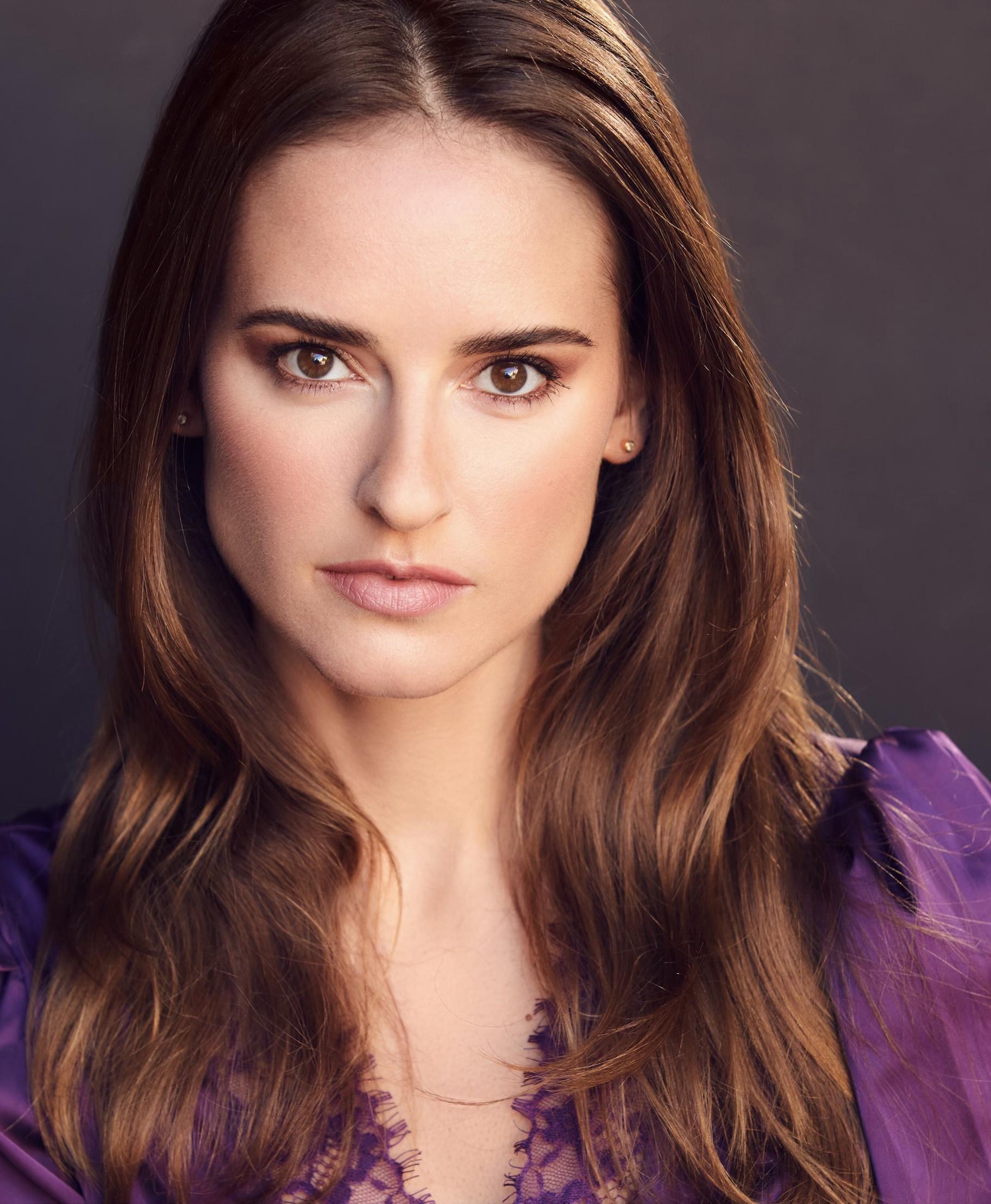 actor Emma Burnside large photo