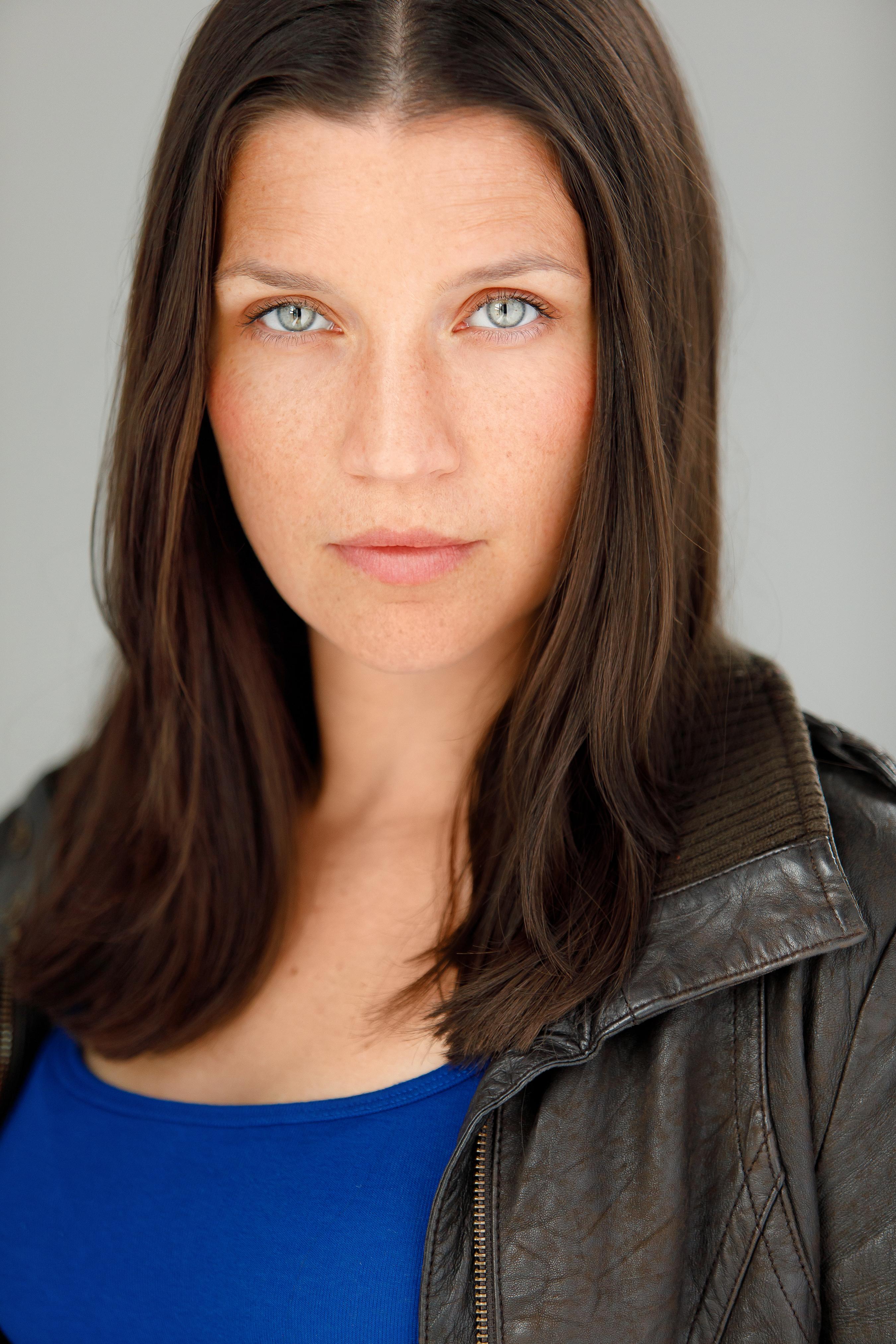 actor Freya Saxon large photo