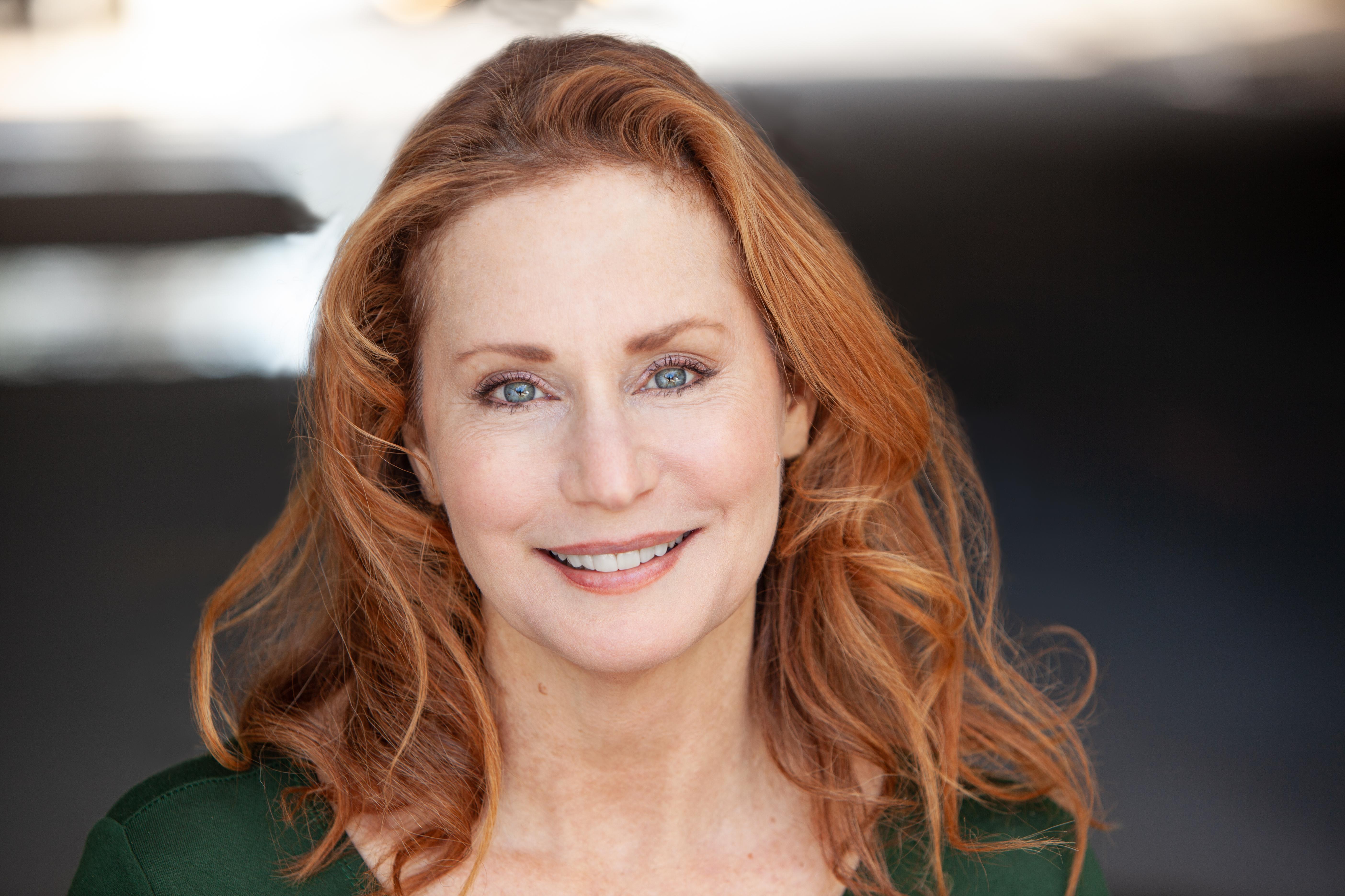 actor Julie Kendall large photo