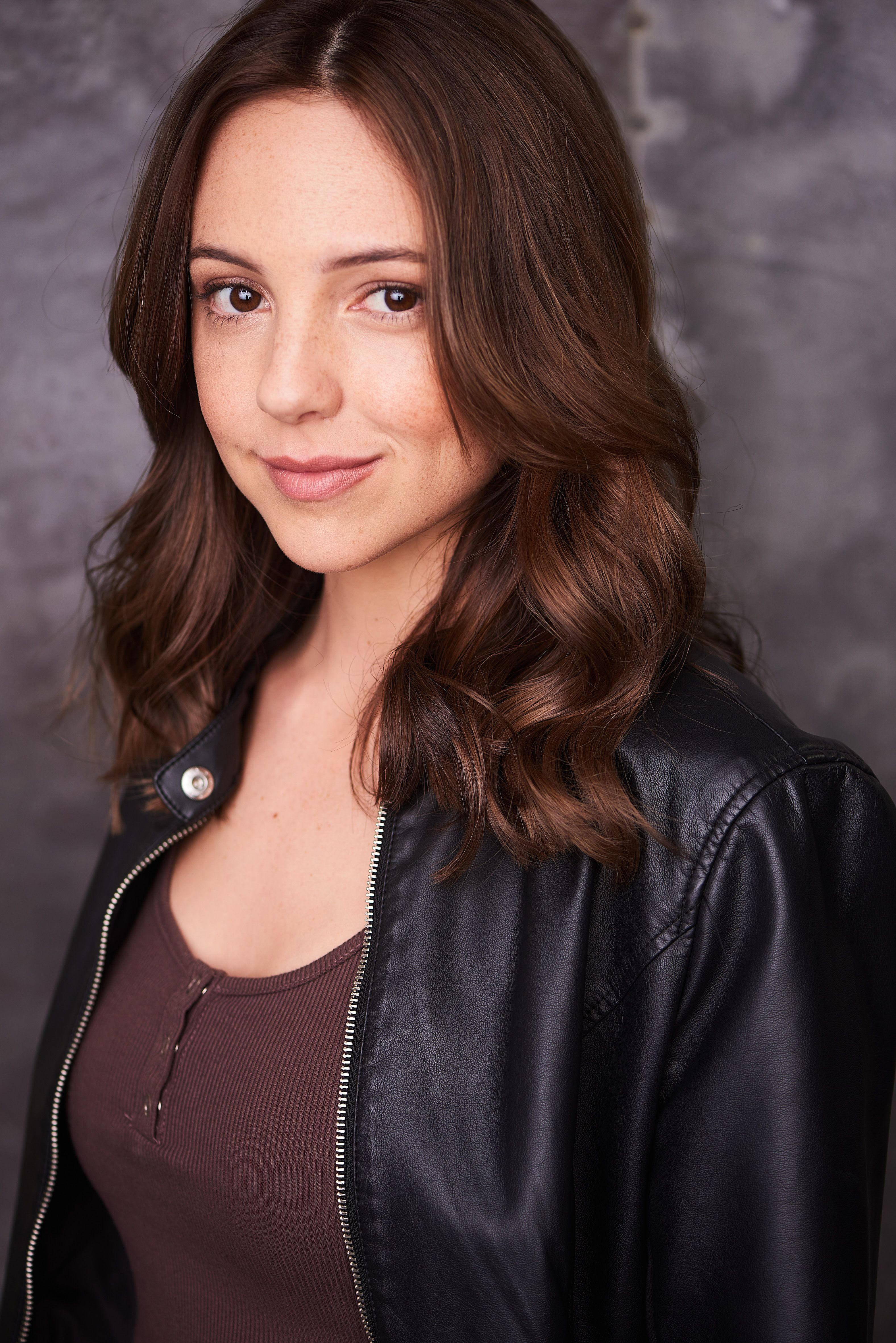 actor Cayla Brady large photo