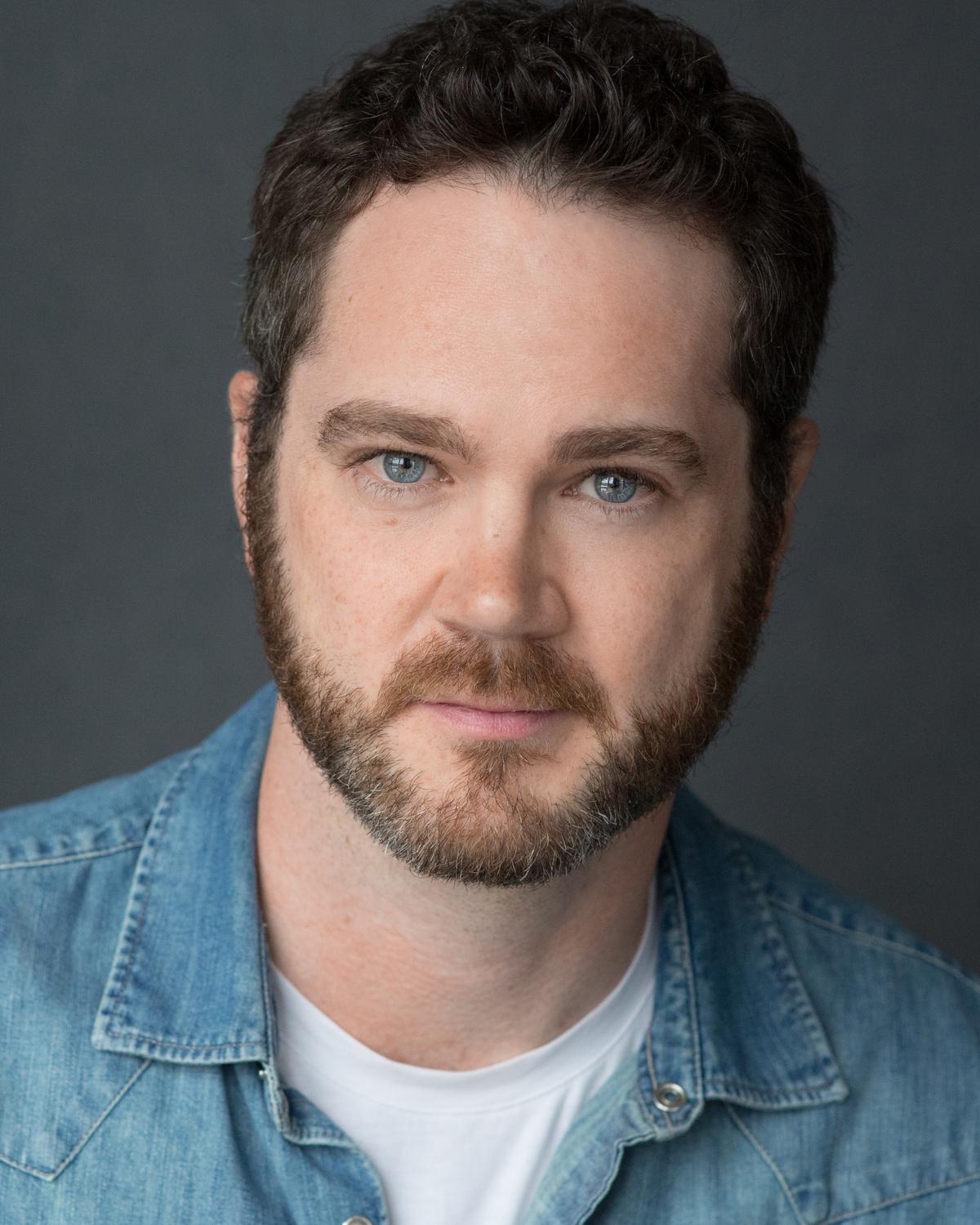 actor Simon Bubb large photo