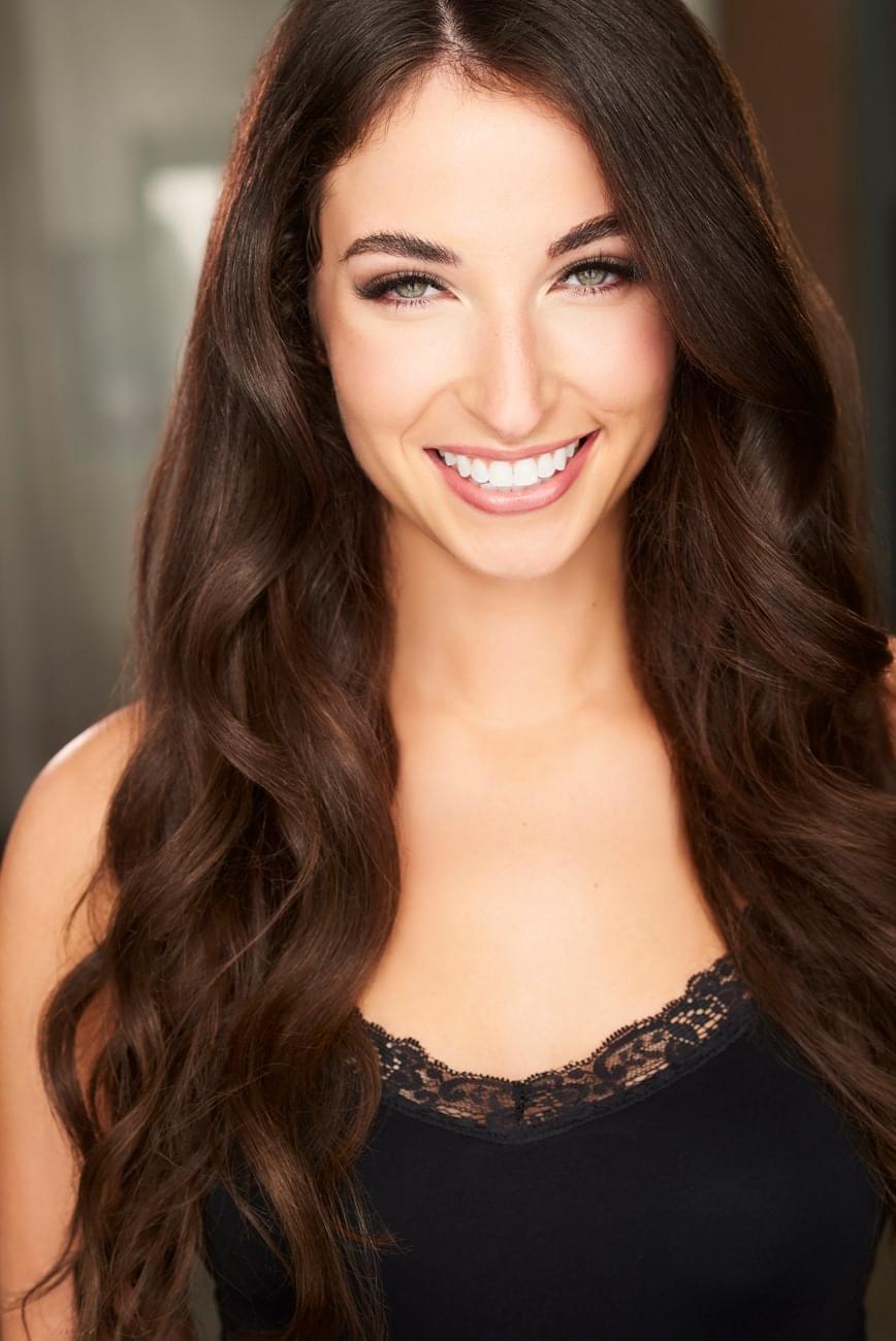 actor Mikaela Holmes large photo