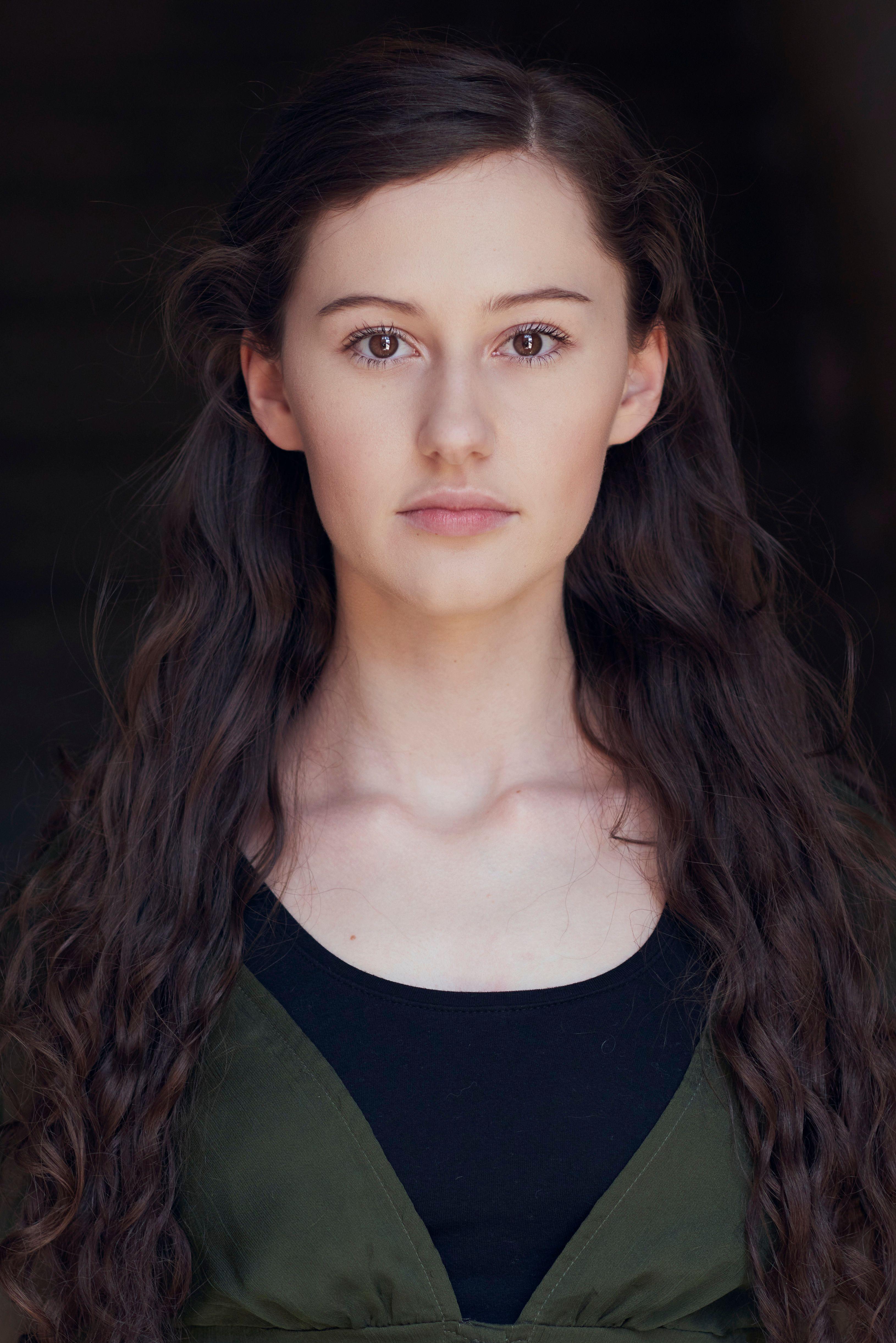 actor Isabella Woodlock large photo