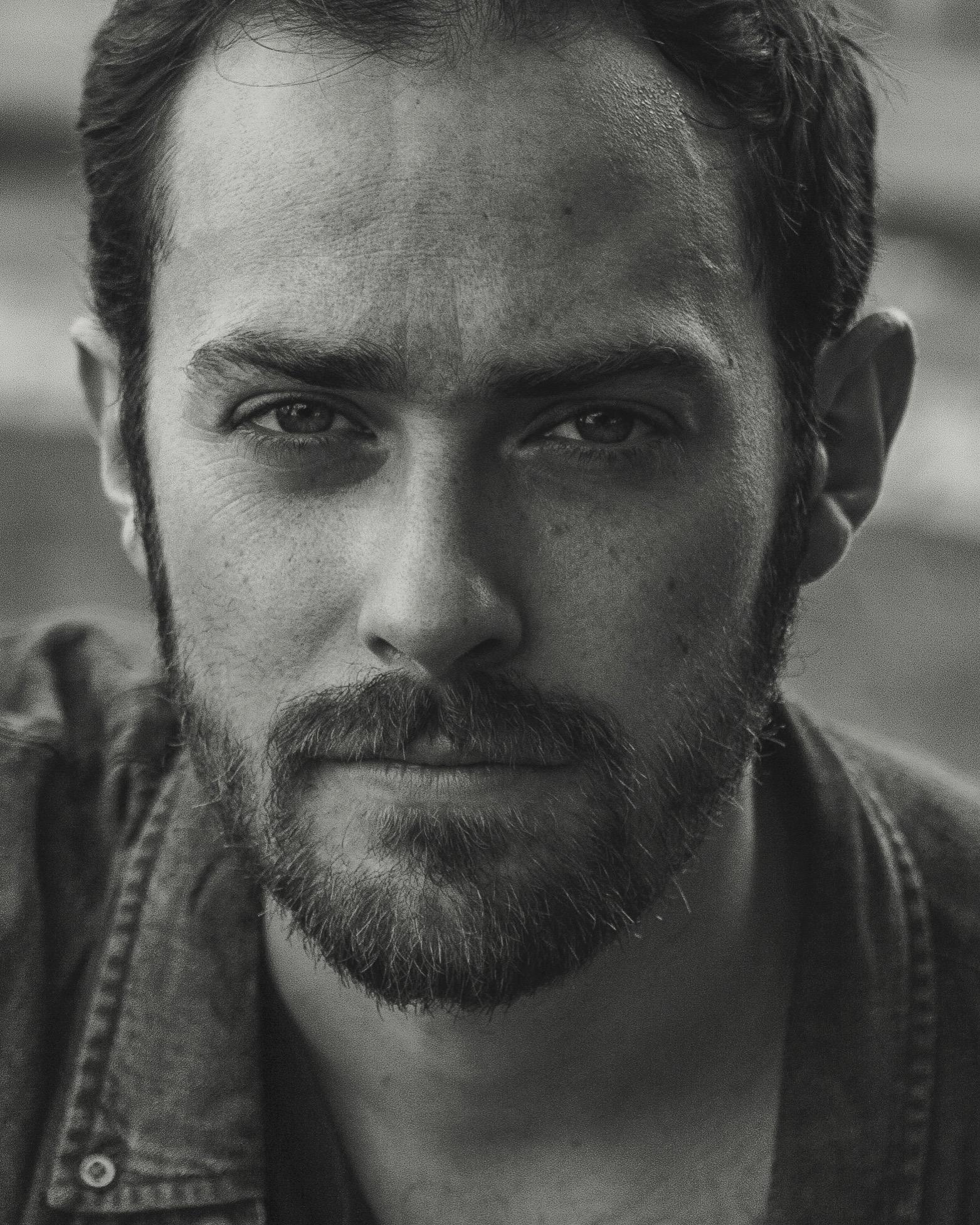 actor Ian Flanders large photo