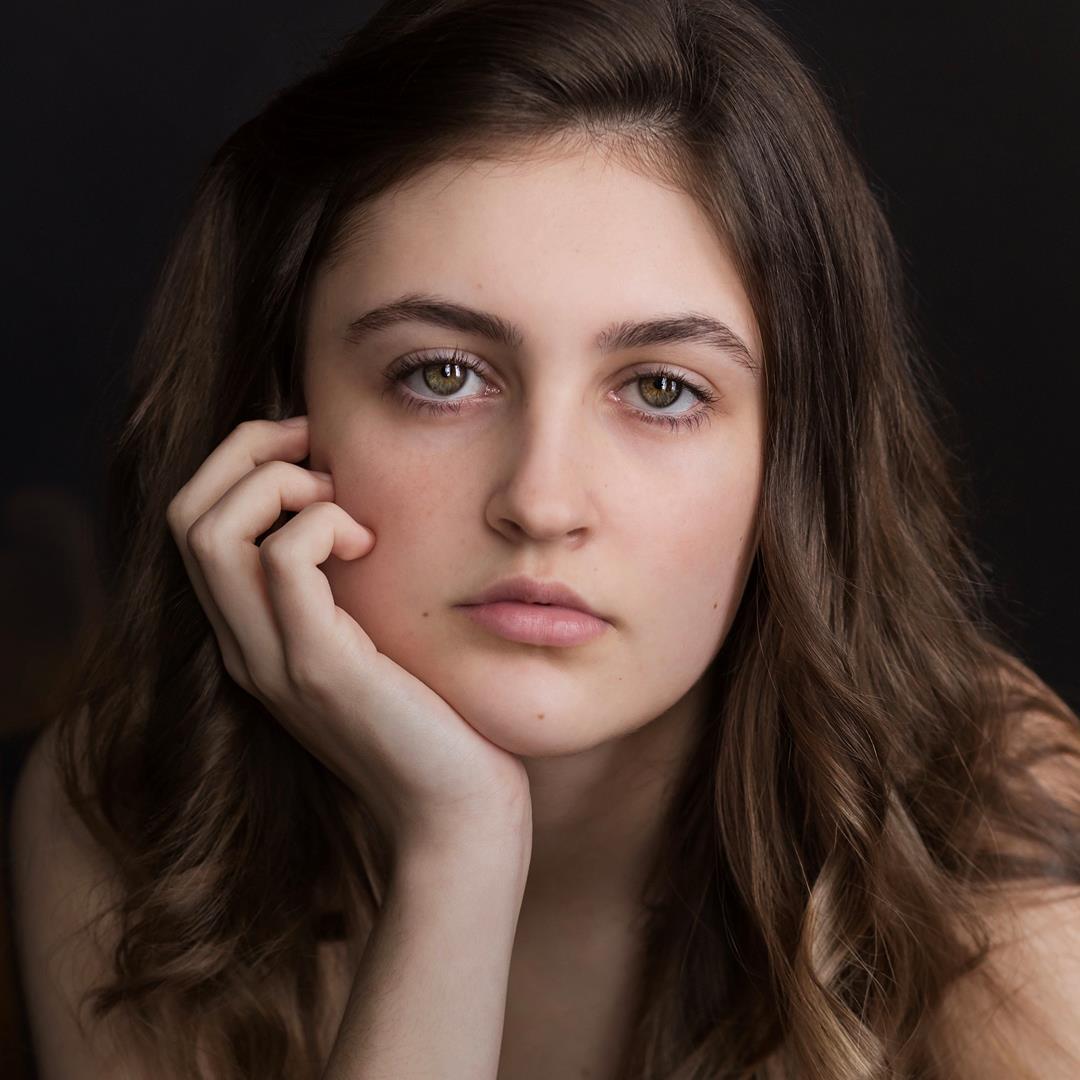 actor Ellie Reid large photo