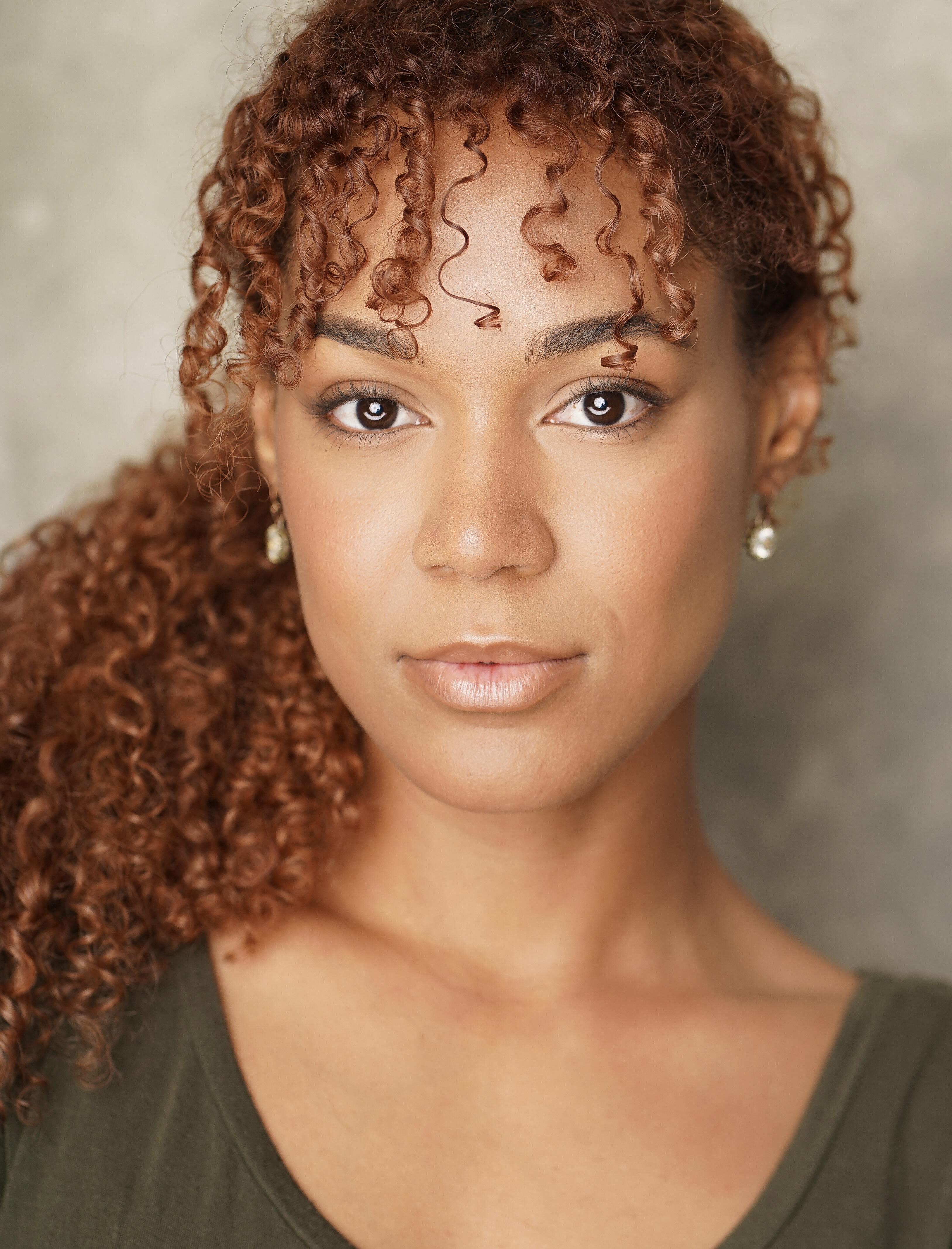 actor Mandysa Brock large photo