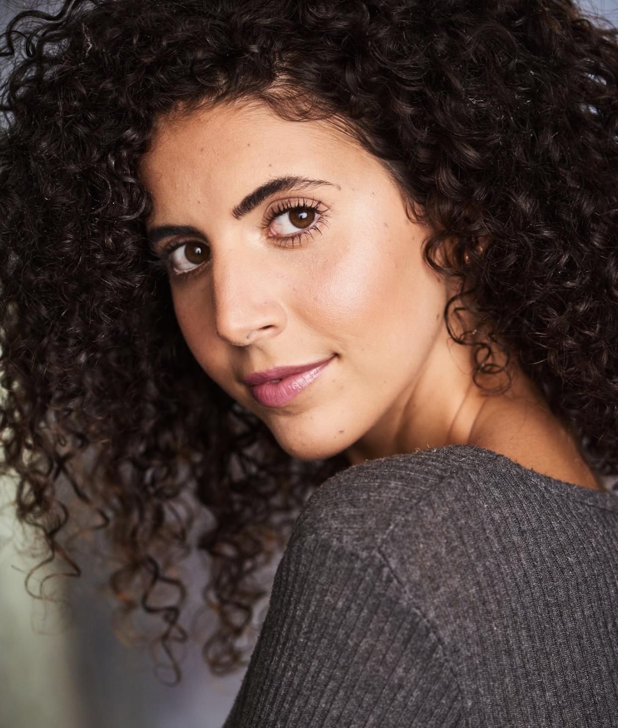 actor Talia Asseraf large photo