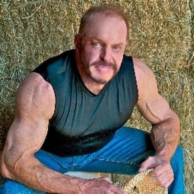 actor Neville Archambault large photo