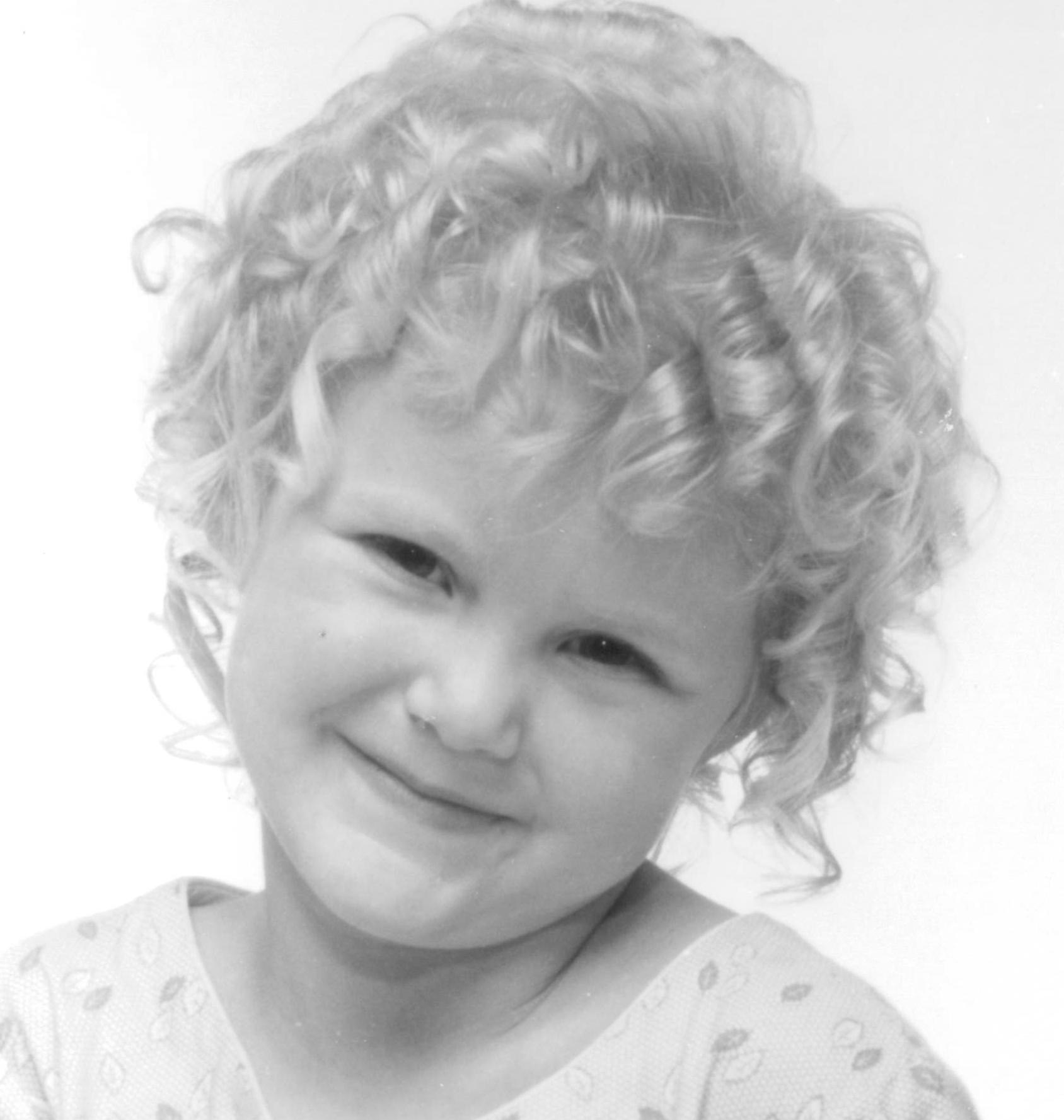 actor Heather Karasek large photo