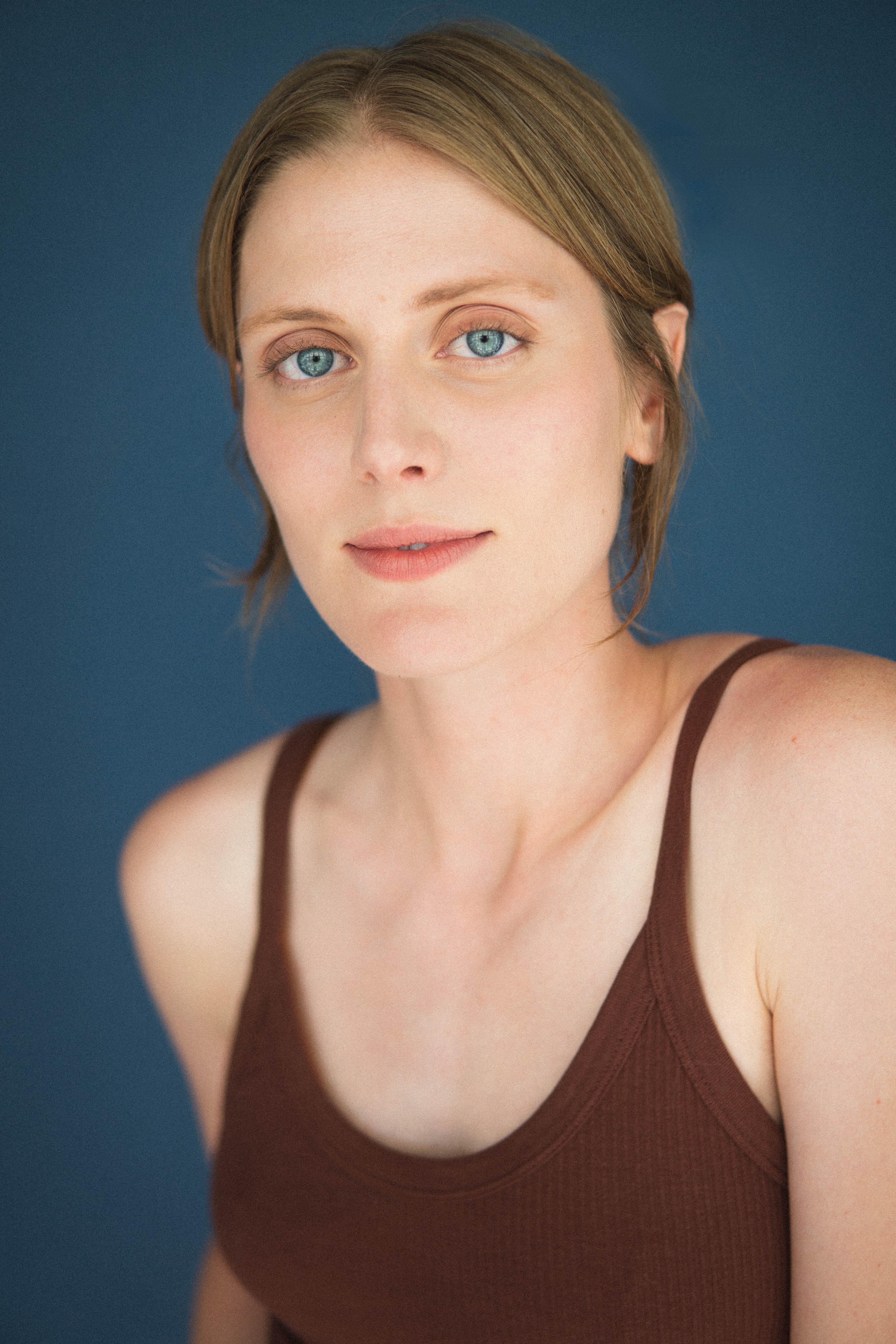 actor Hilary McCormack large photo