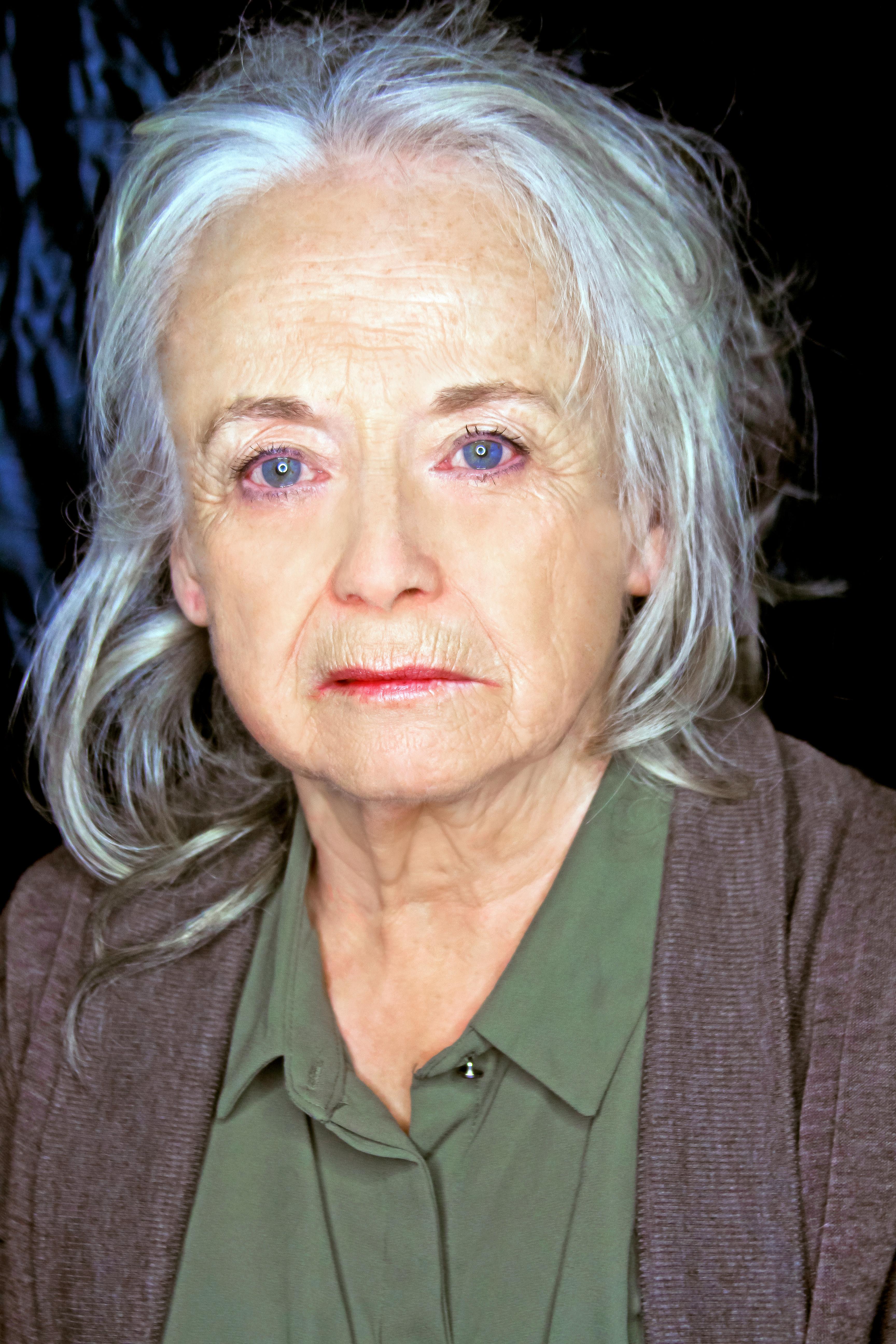 actor Madonna Young Magee large photo