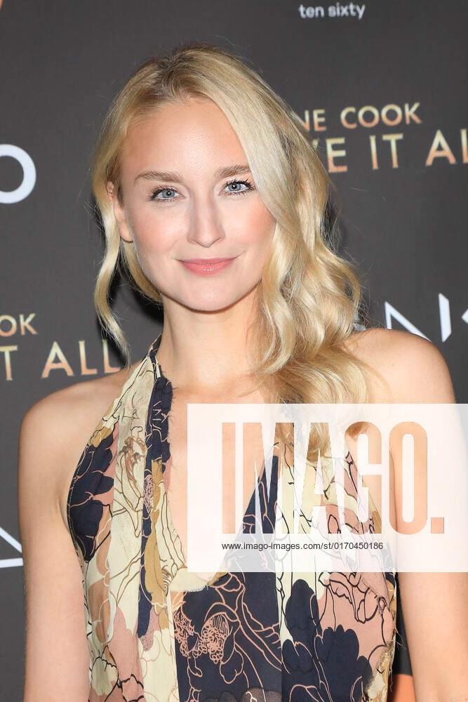 actor Brianna Barnes large photo