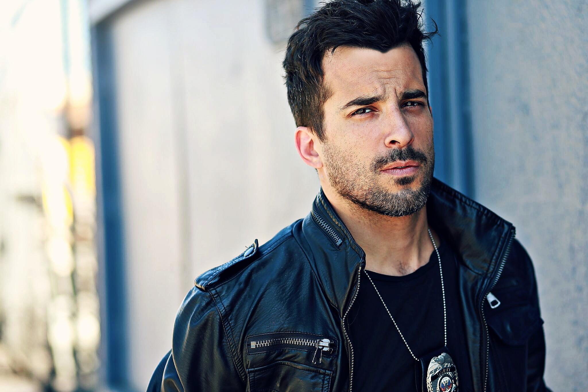 actor Joshua Leary large photo