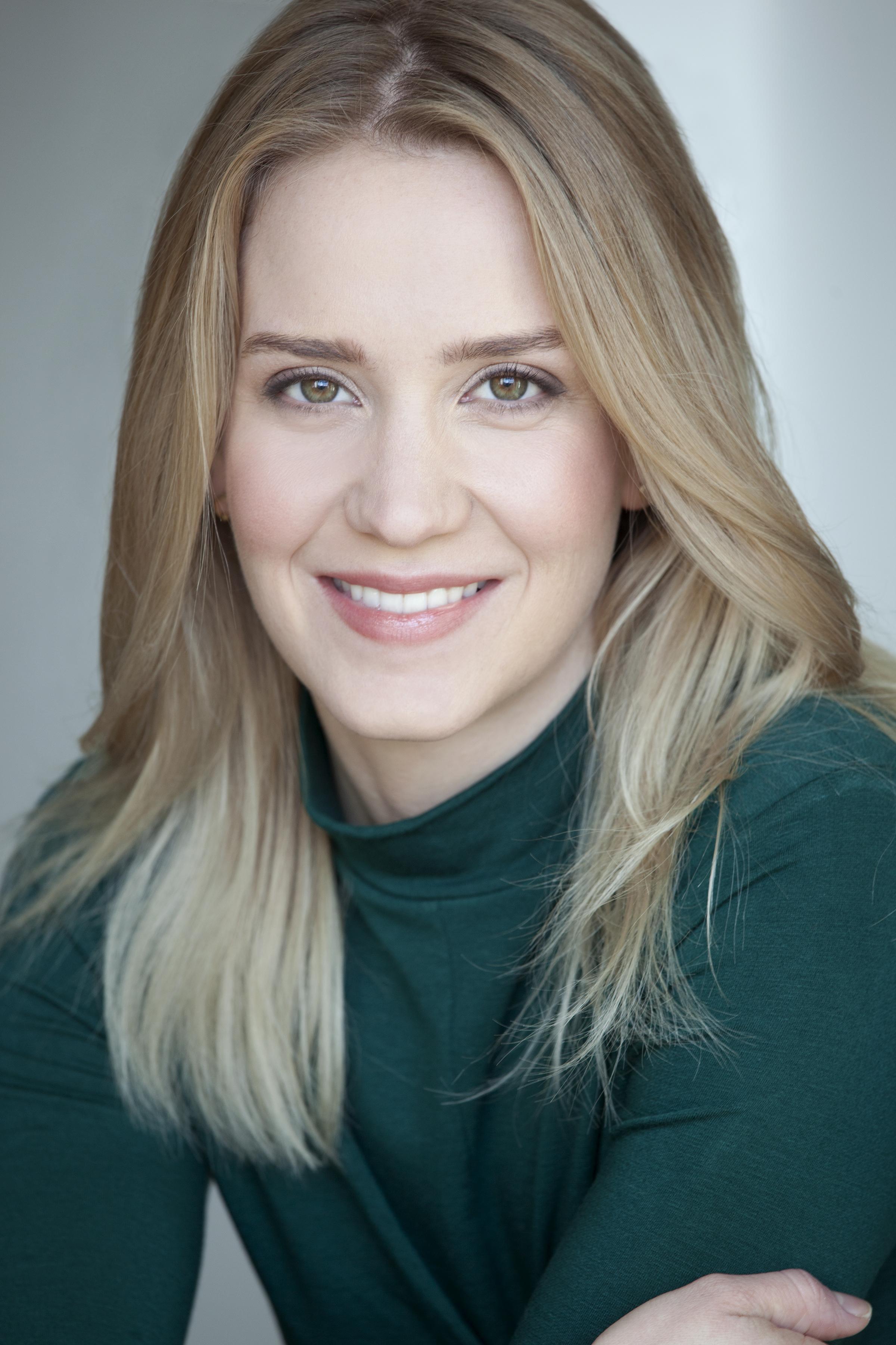 actor Karleena Kelly large photo