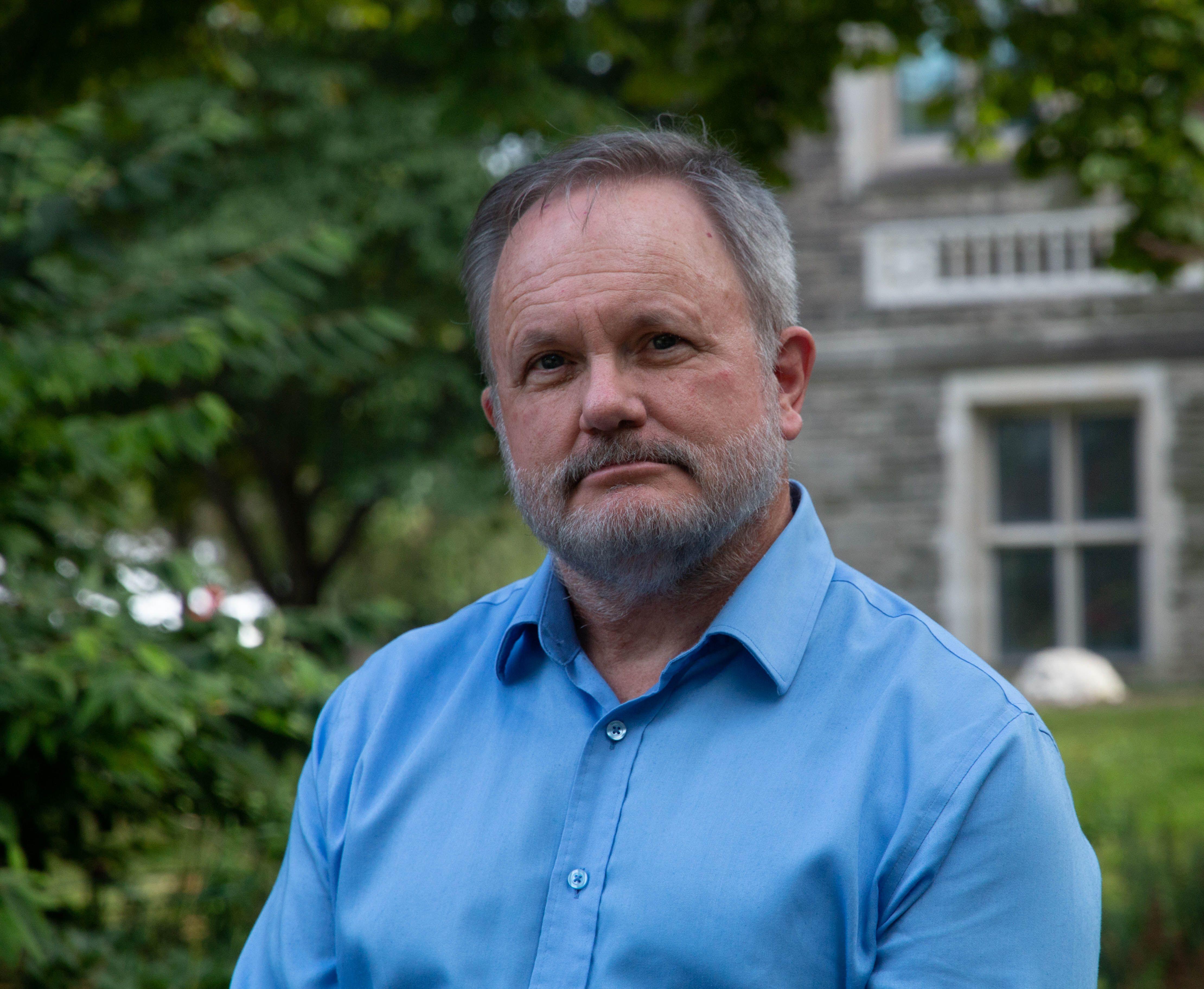 actor Dan Sanderson large photo