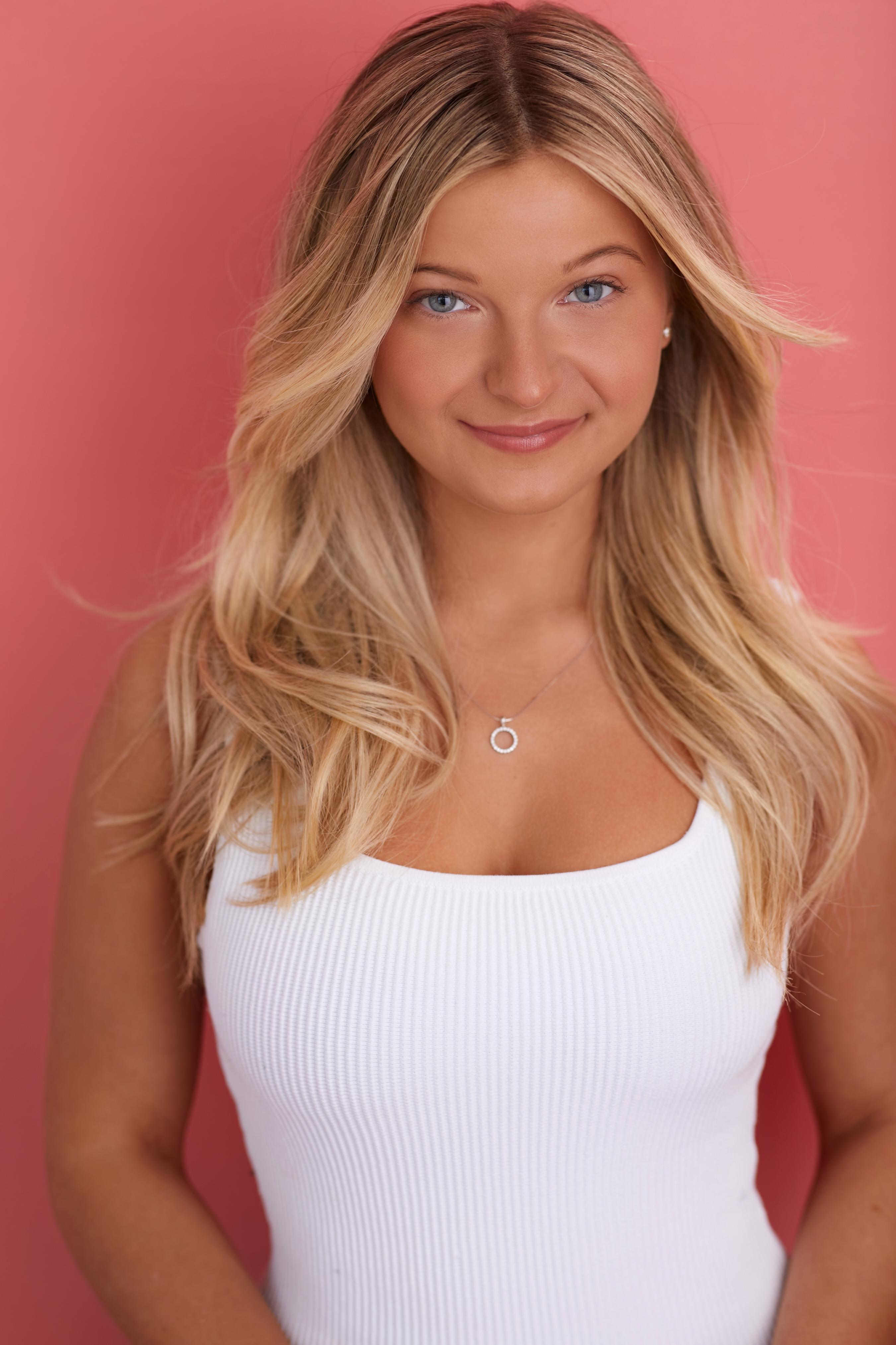 actor Natalie Seus large photo