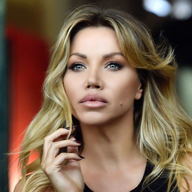 actor Angie Stevenson large photo