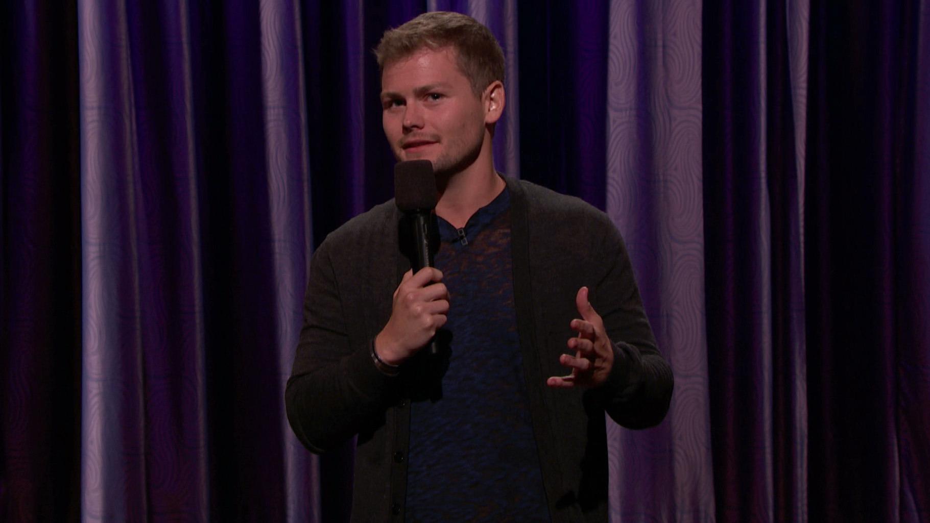 actor Drew Lynch large photo