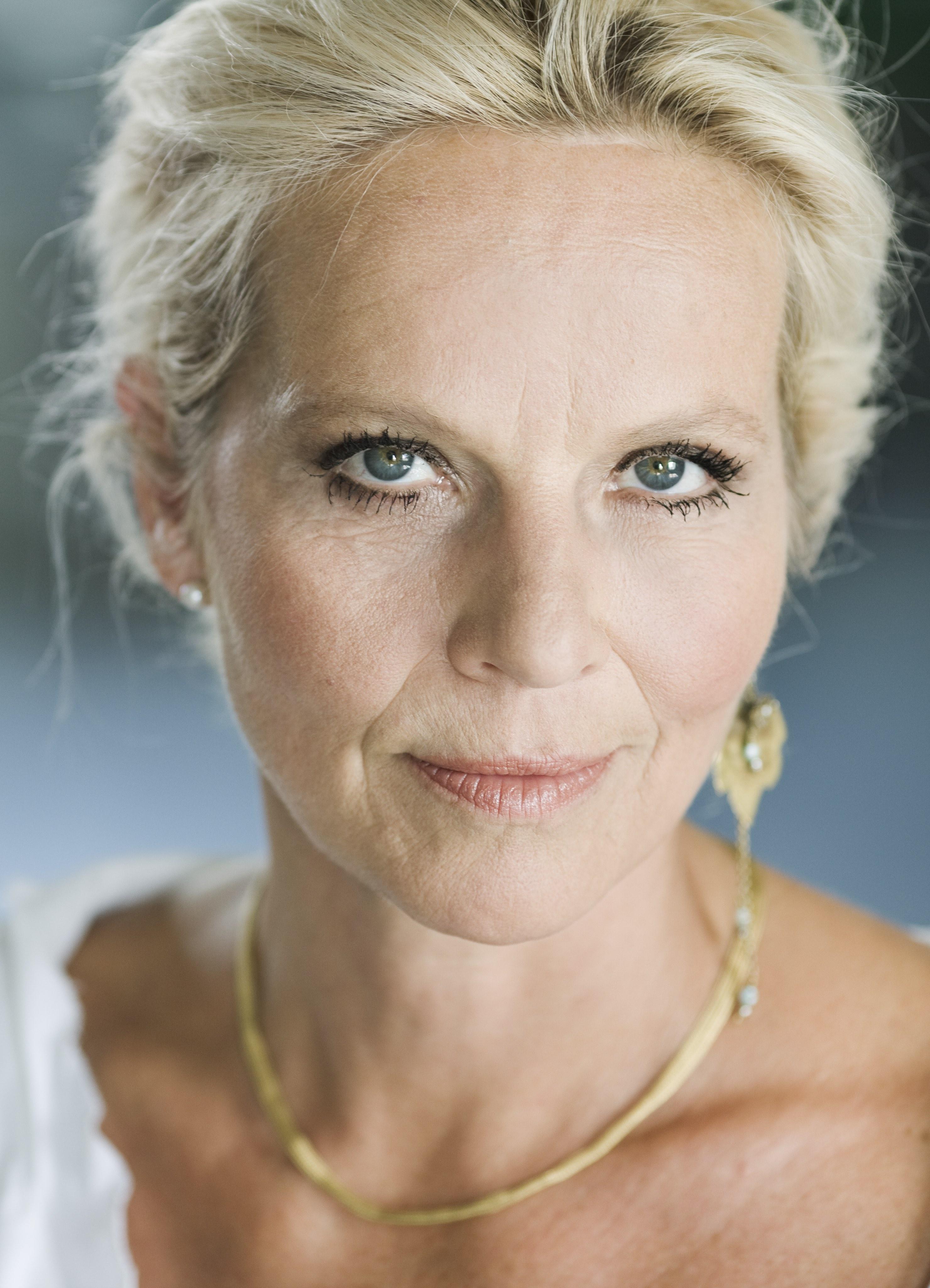 actor Benedikte Hansen large photo