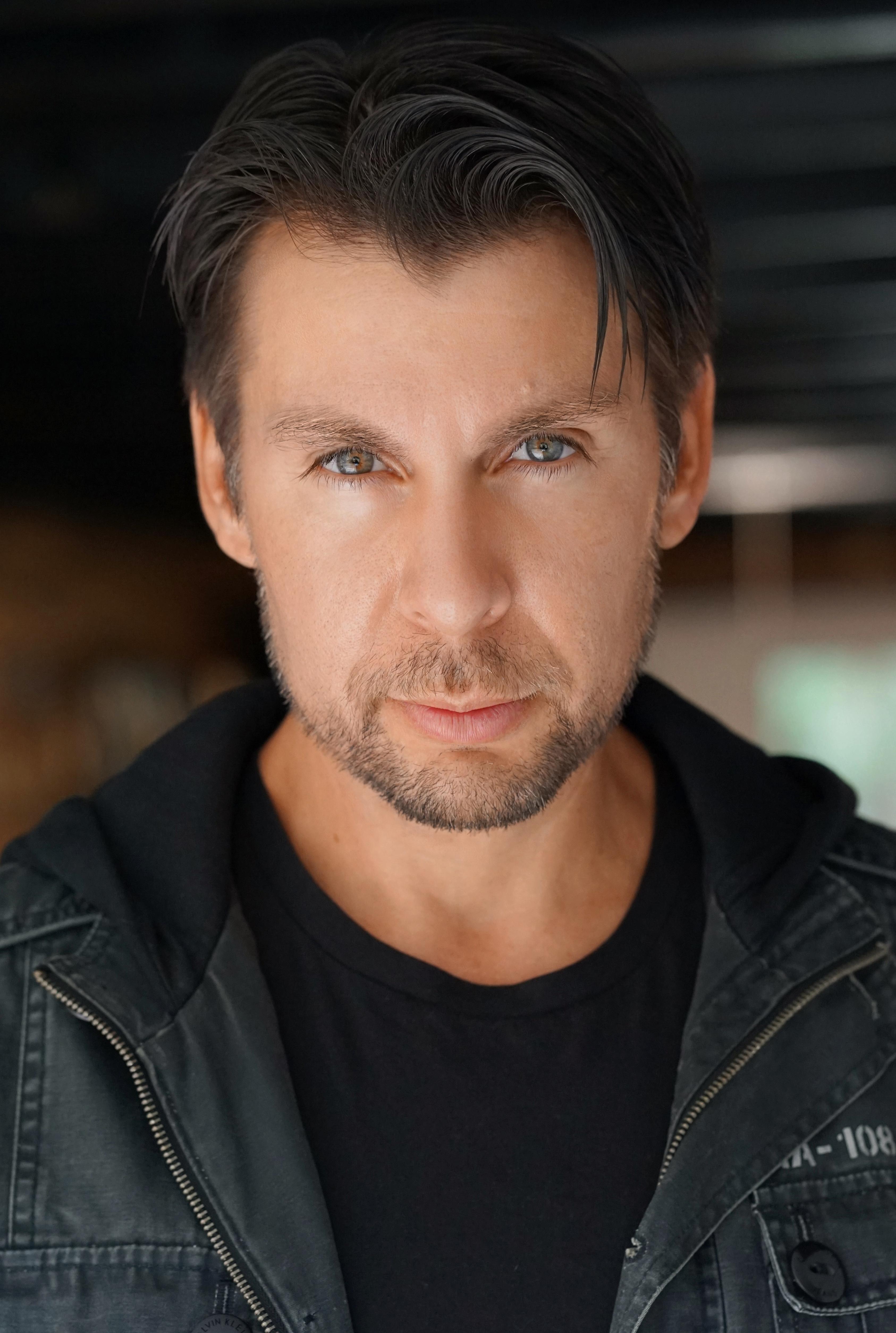 actor Anthony Paderewski large photo