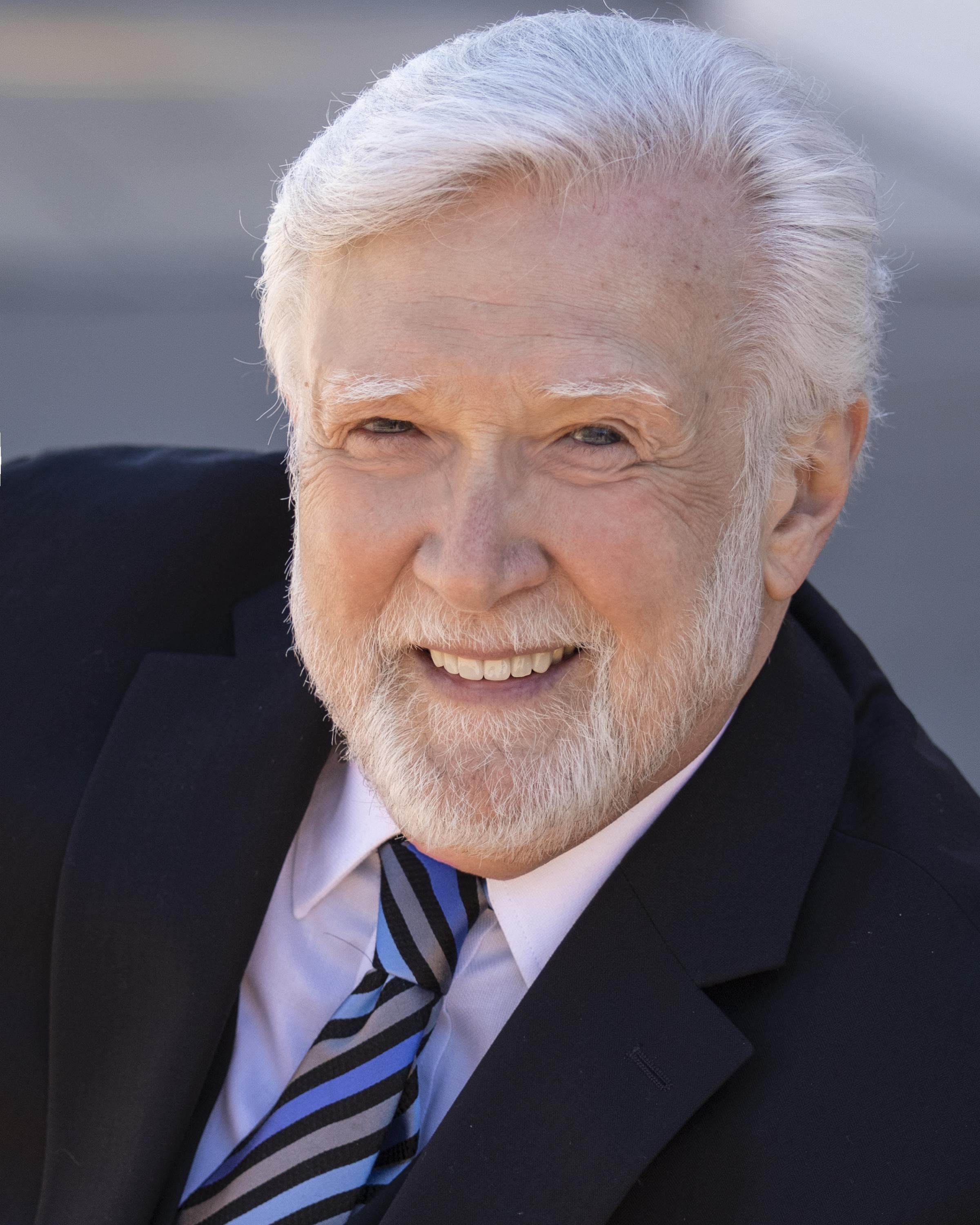 actor Tony Semanik large photo