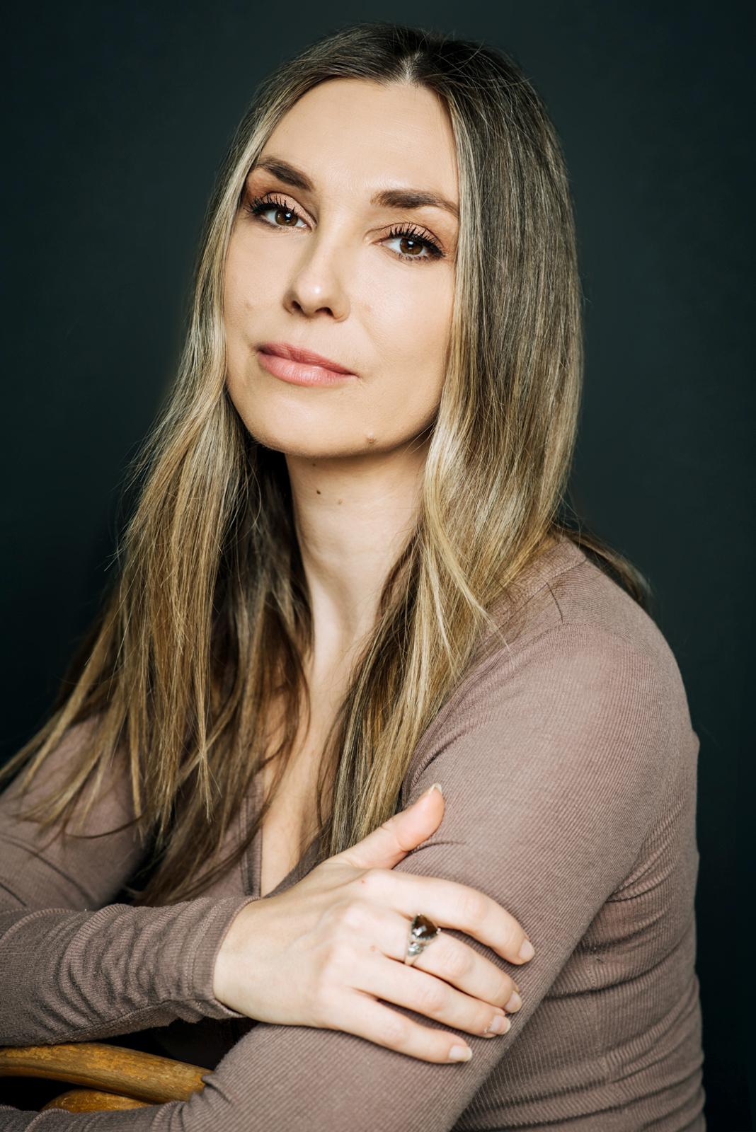 actor Jana Benoit large photo