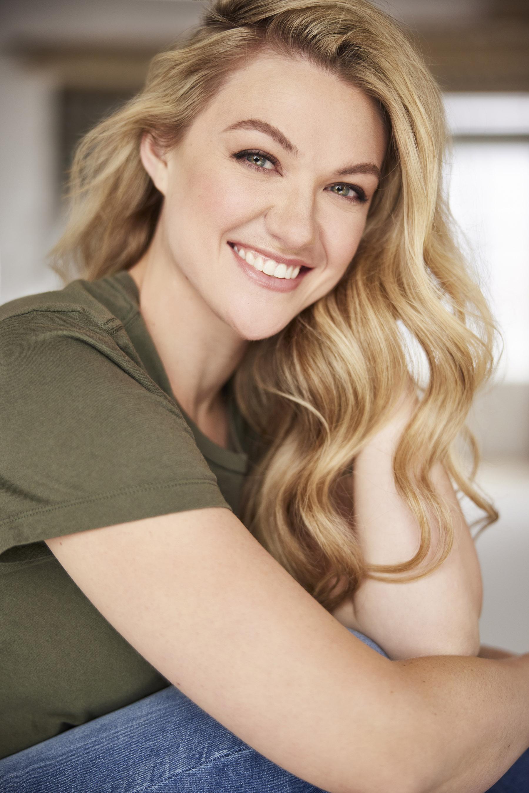 actor Lauren Ashley Berry large photo