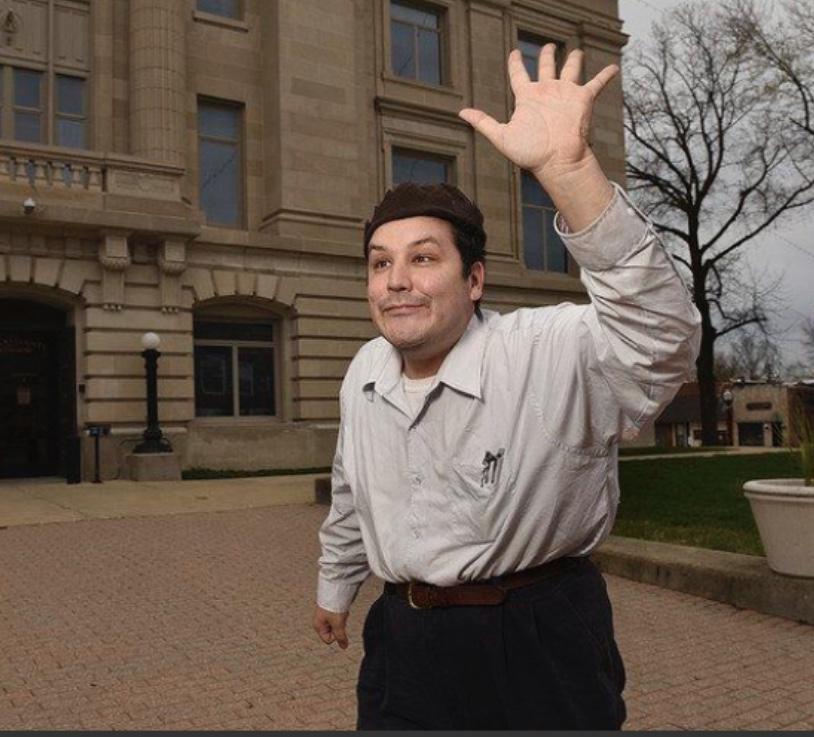 actor Joel Alvarado large photo